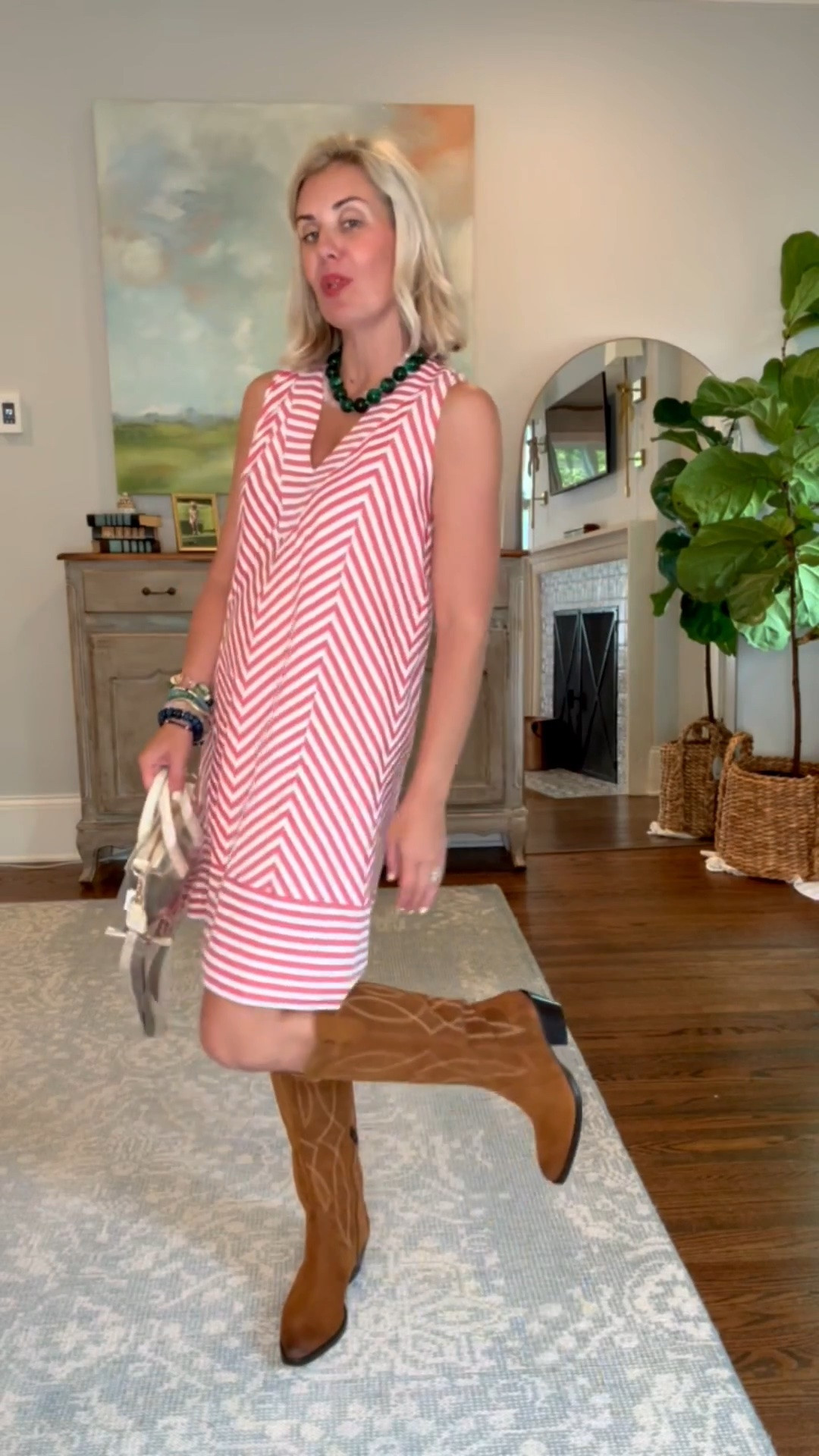Newer to me brand! I think this would be such a great game day dress. Totally wearing this through fall! 

Dress- small 
Boots - 8 tts 
*code Catherine20 at Allie + Bess

#LTKdayinmylife #LTKootd #LTKmomlife