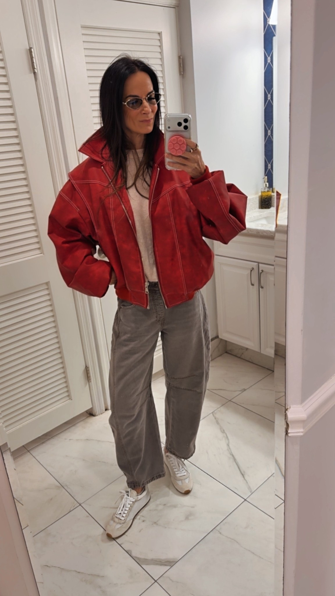 Same jacket. Two totally different moods.

Day = errands, coffee, content creation ☕️
Night = cozy layers, denim, dinner plans 🍷

This is exactly why I love statement outerwear — one piece, endless outfit options.

Which vibe are you feeling more… Day or Night?


#NicoleColeeStyle #DayToNightStyle #CapsuleWardrobe #StyleOver40 #EverydayOutfits

#LTKootd #LTKgrwm #LTKdayinmylife