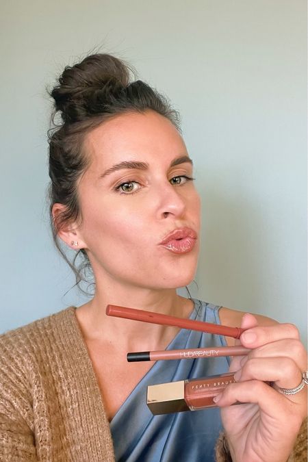 Fall nude lip. Bronze lip? Not sure what to cal it but I’m into it! 