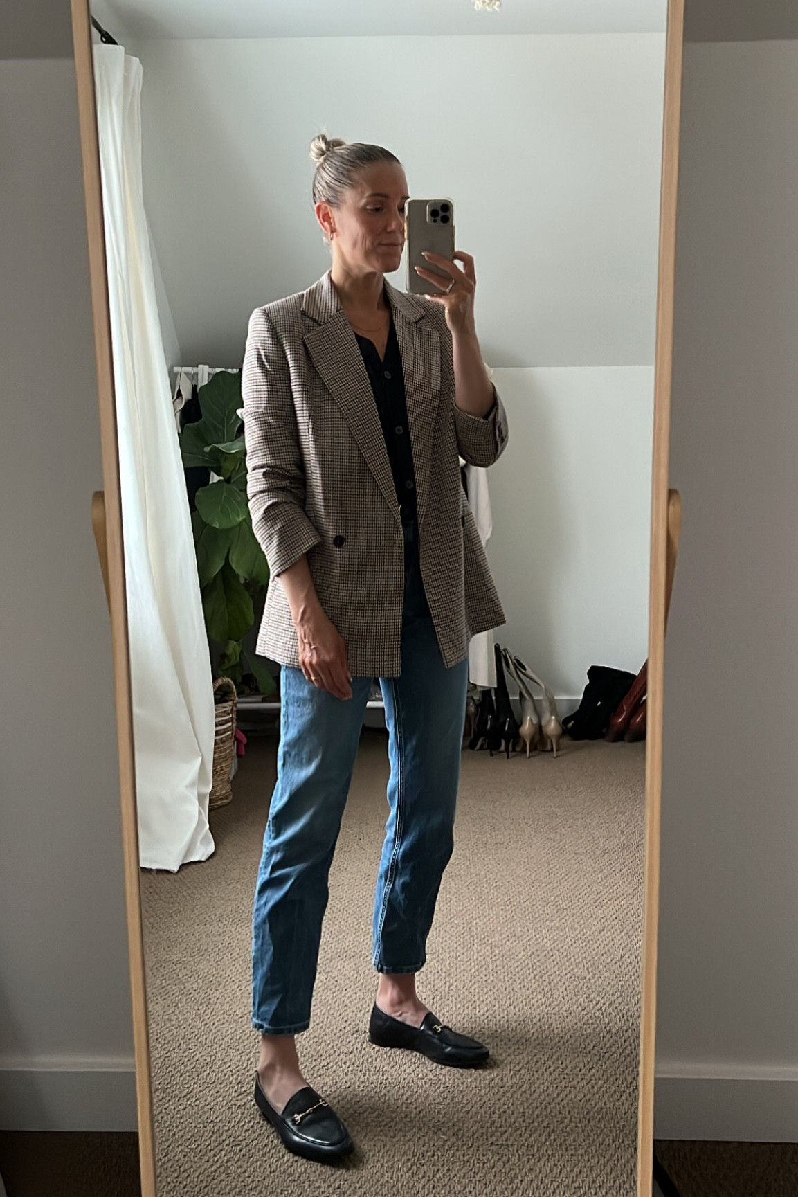 Blazer and denim for a chill vibe at the office today. Mango is my favourite brand for blazers….they’ve got everything you’re looking for! 



#LTKstyletip #LTKunder100 #LTKshoecrush