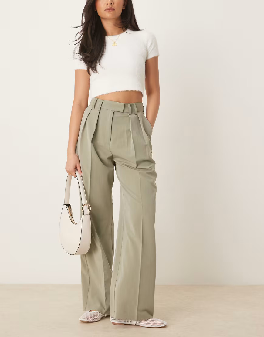 ASOS DESIGN tailored wide leg trousers with pleat detail in khaki-Green | ASOS (Global)