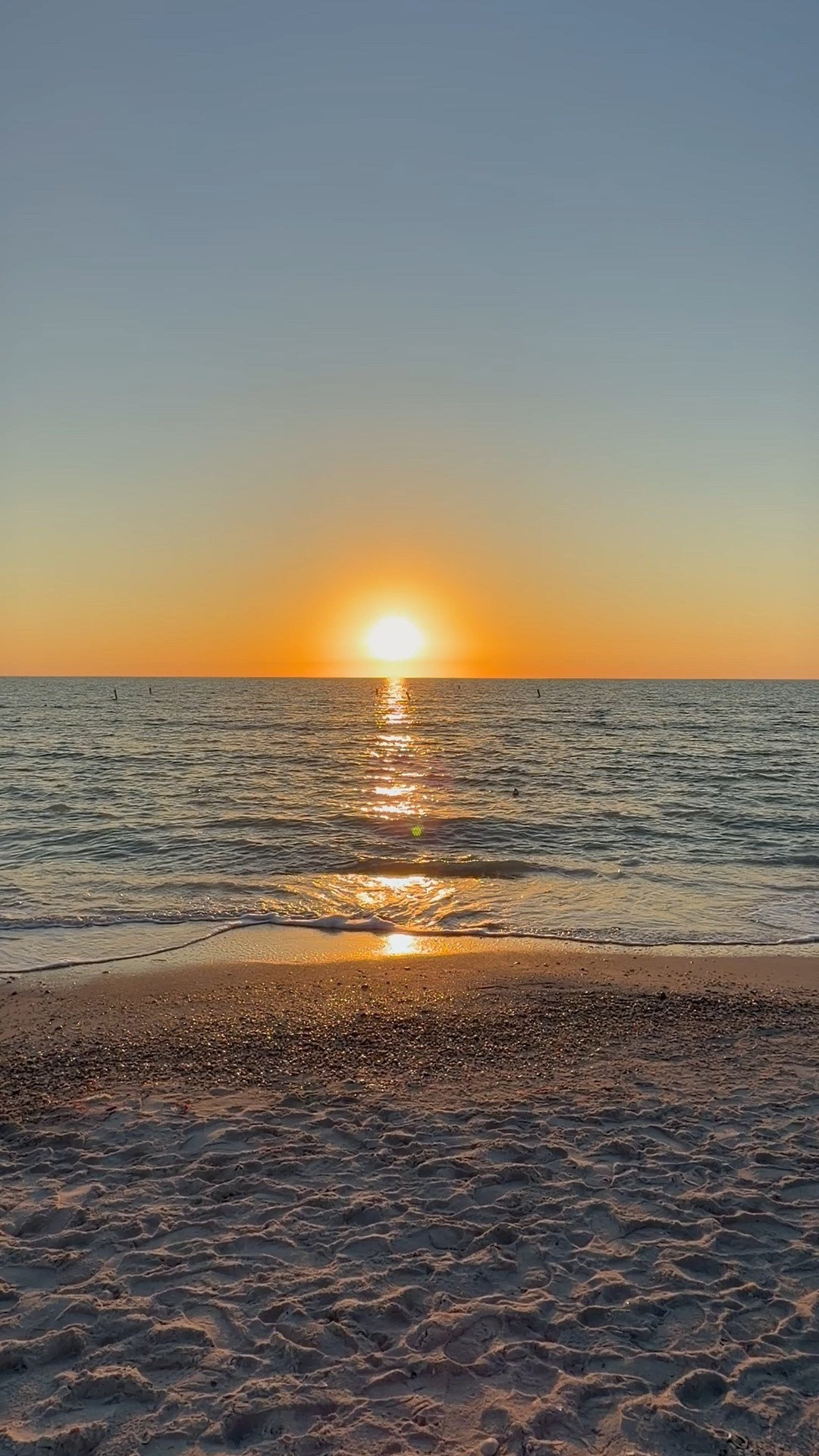 If you wanted to see the most wonderful sunset Golf of the place to do it! In Naples Floridaa