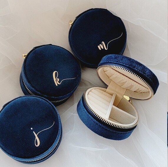 Personalized Round Velvet Box Gift for Wedding|Bride|Bridesmaid|Mom|Corporate Holiday|Coworker|Bi... | Etsy (US)