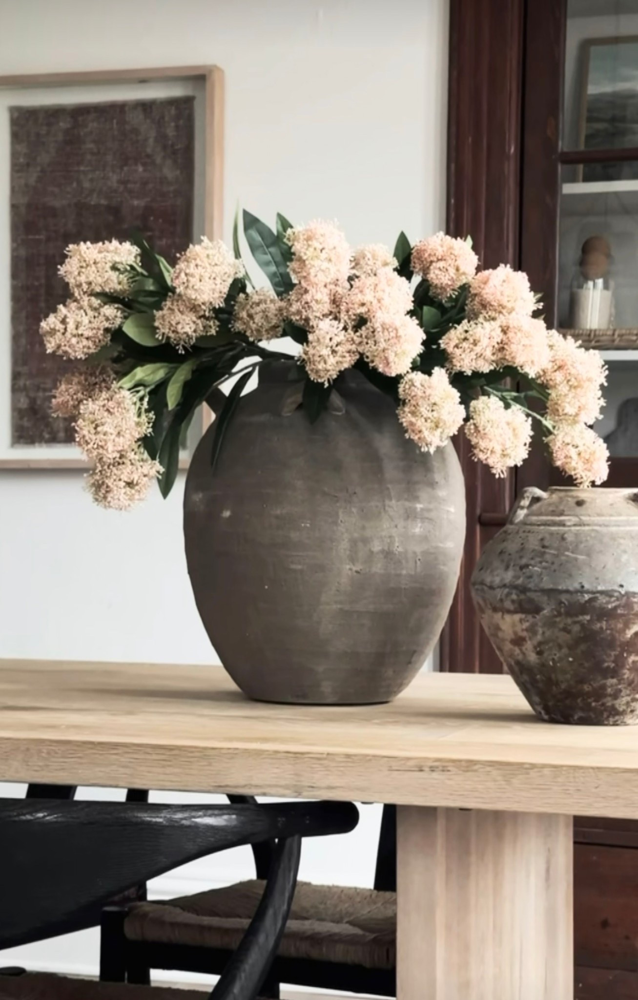 Wait for these stems because they probably will go back in stock but once they do, they sell out very quickly they’re so realistic and beautiful spring floral stem faux flowers with large pot

#LTKHome #LTKSaleAlert