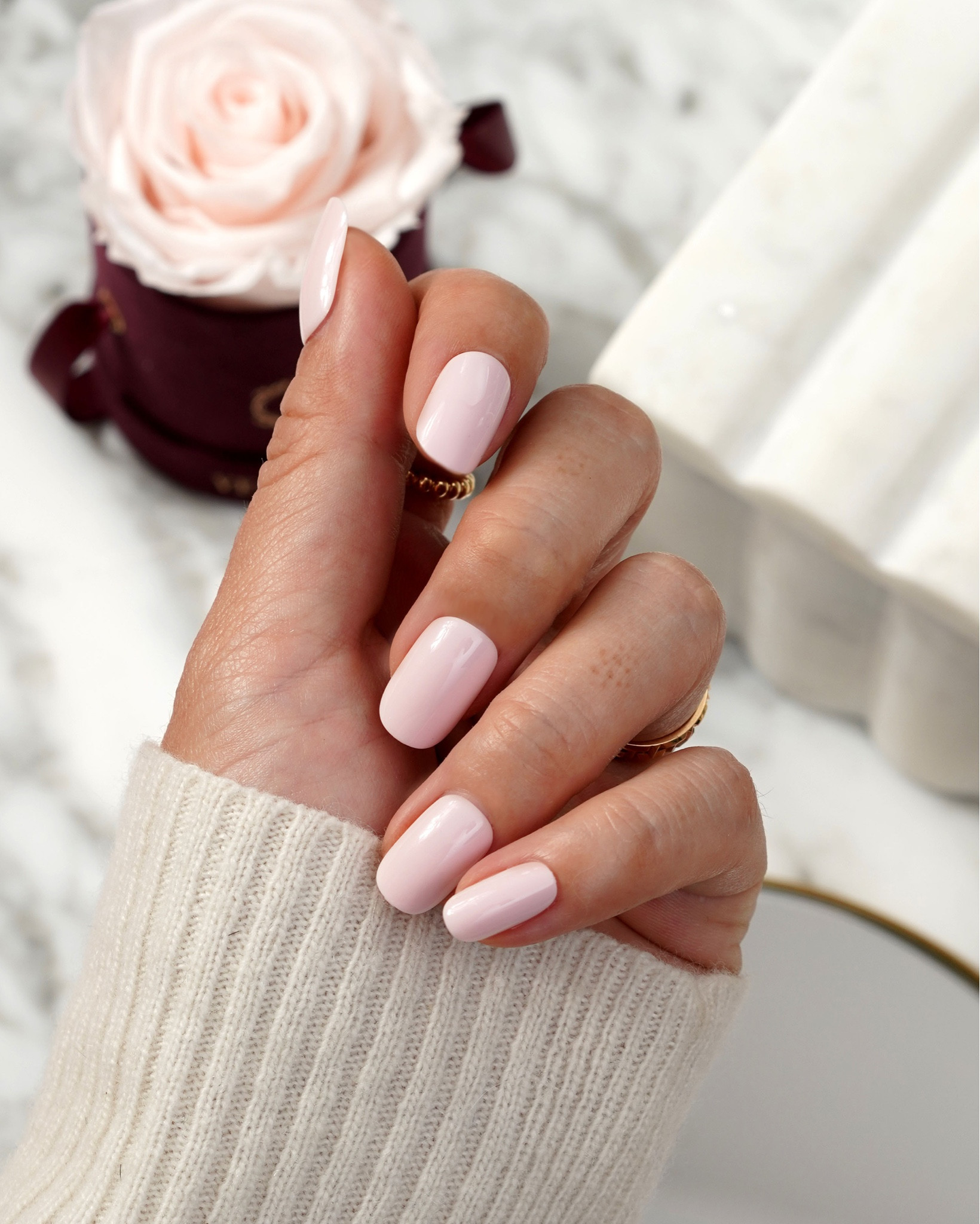 #AD Nails of the day with a DIY mani made possible with the @oliveandjune Super Stick Mani now available at @target! 💅🏼 Super easy to apply and the kit comes with everything you need for a complete manicure. Wearing the Short / Tutu Set.
 
#Target
#TargetPartner
#oliveandjunepartner

#LTKbeauty