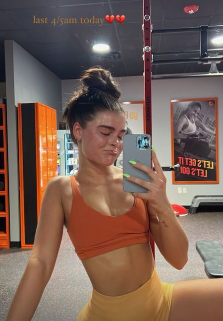 These gym shorts from Amazon are some of my favorites! 💛🧡