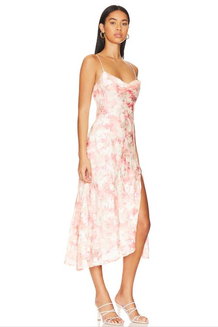 This floral midi dress is classy and sexy! Spring wedding guest dress, flora midi dress, midi dress with slit 

#LTKwedding