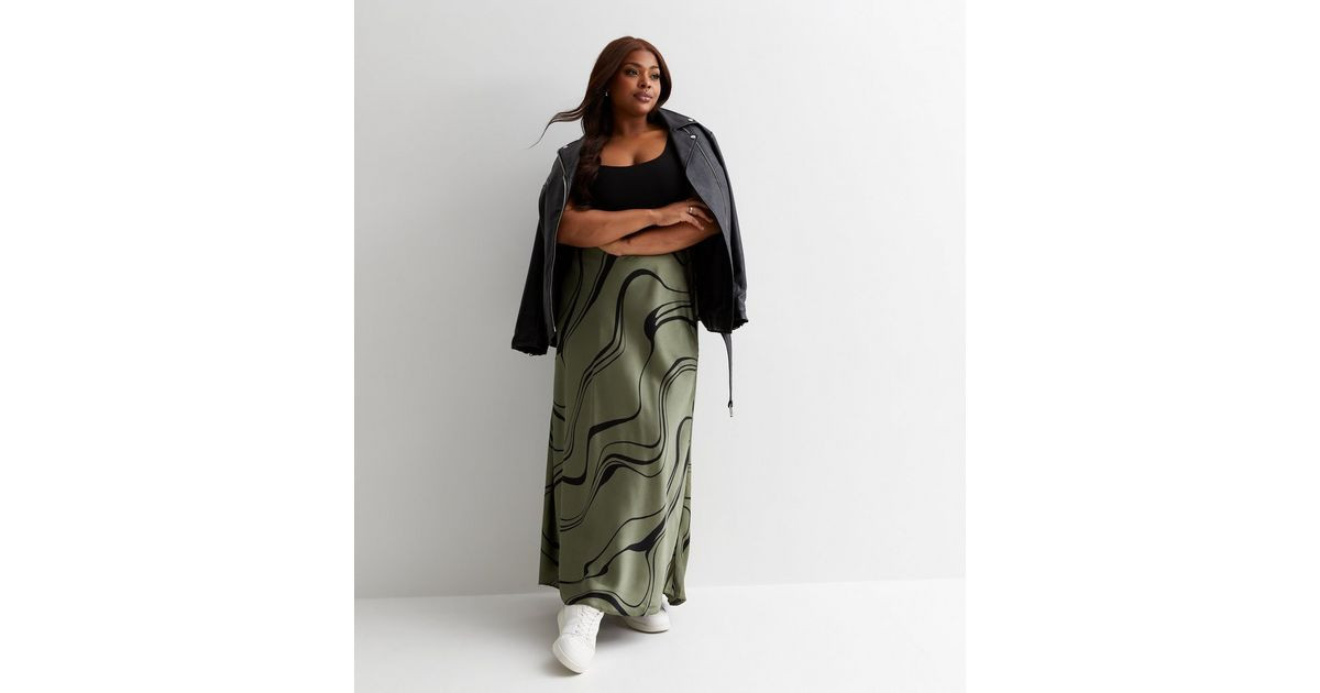 Curves Green Wave Print Satin Maxi Skirt
						
						Add to Saved Items
						Remove from Saved ... | New Look (UK)