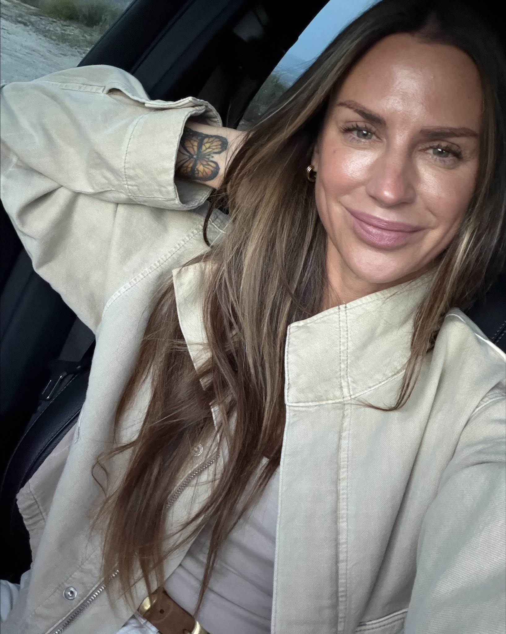 Spring whites and neutrals 🤍🤍🤍 the tank separates from the knitted over shirt. Both cute by themselves for a beach day or to mix and match. Size small for tank and jacket and jeans are 25 

#LTKMothersDay #LTKOver40 #LTKootd