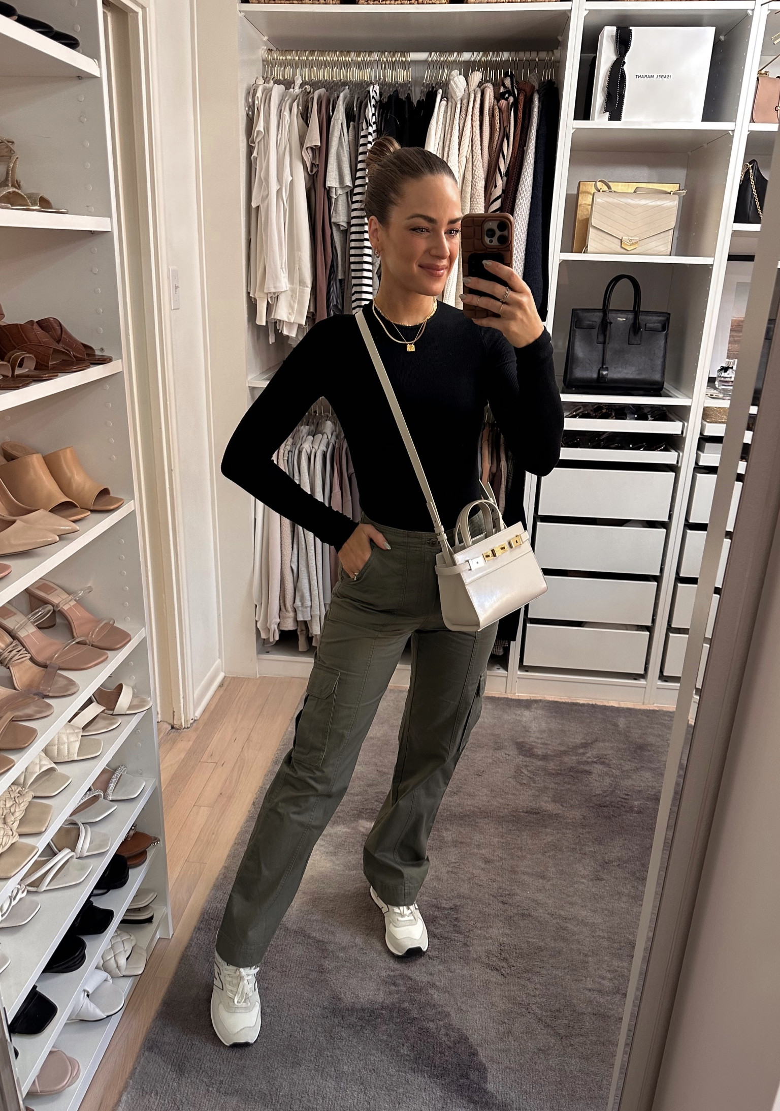 My OOTD! Finally found some cargos I love. I’m wearing a size 25 Regular in the pants & a S in the long sleeve. My sneakers run TTS. 