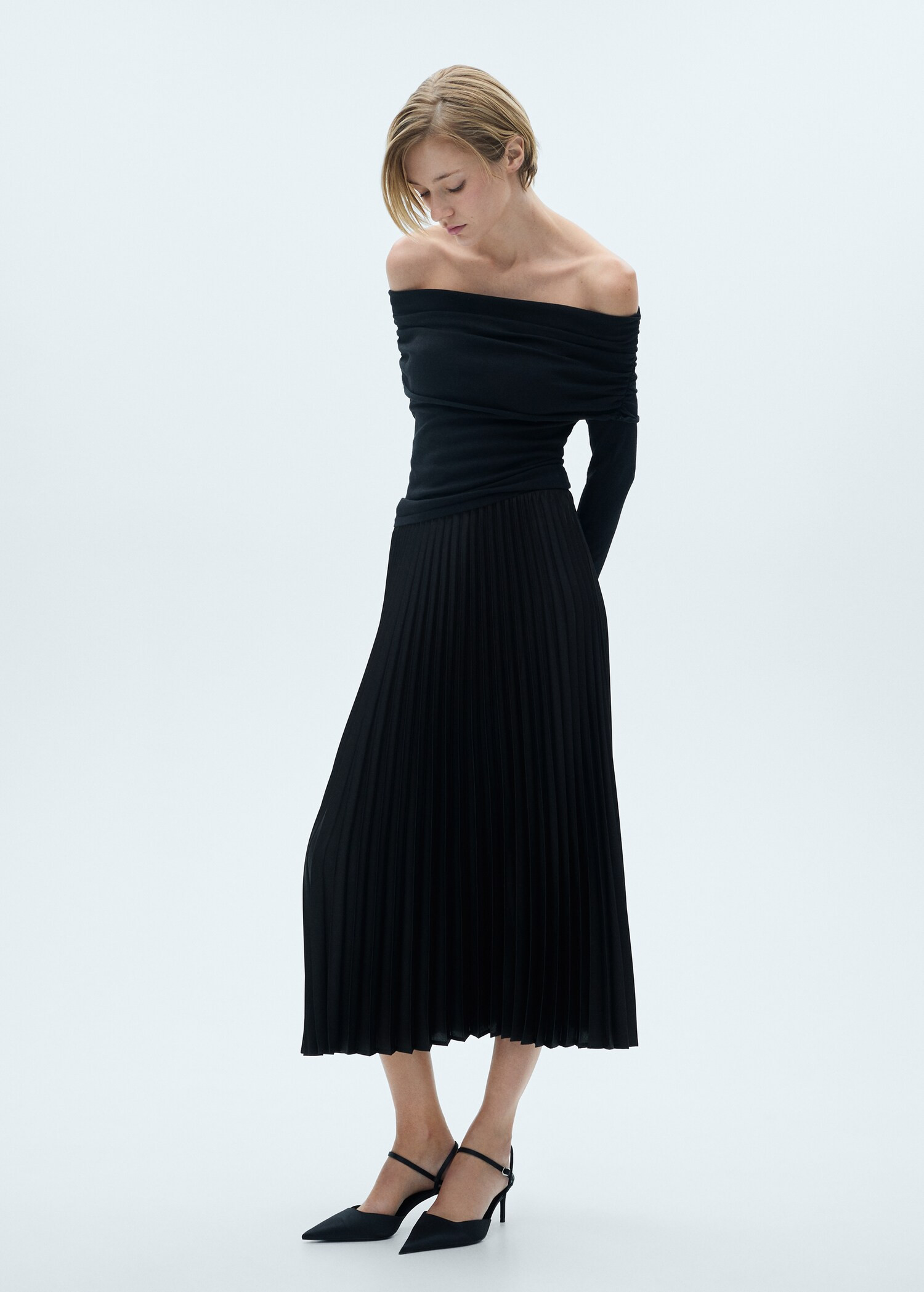 Pleated long skirt - Women | MANGO United Kingdom | MANGO (UK)