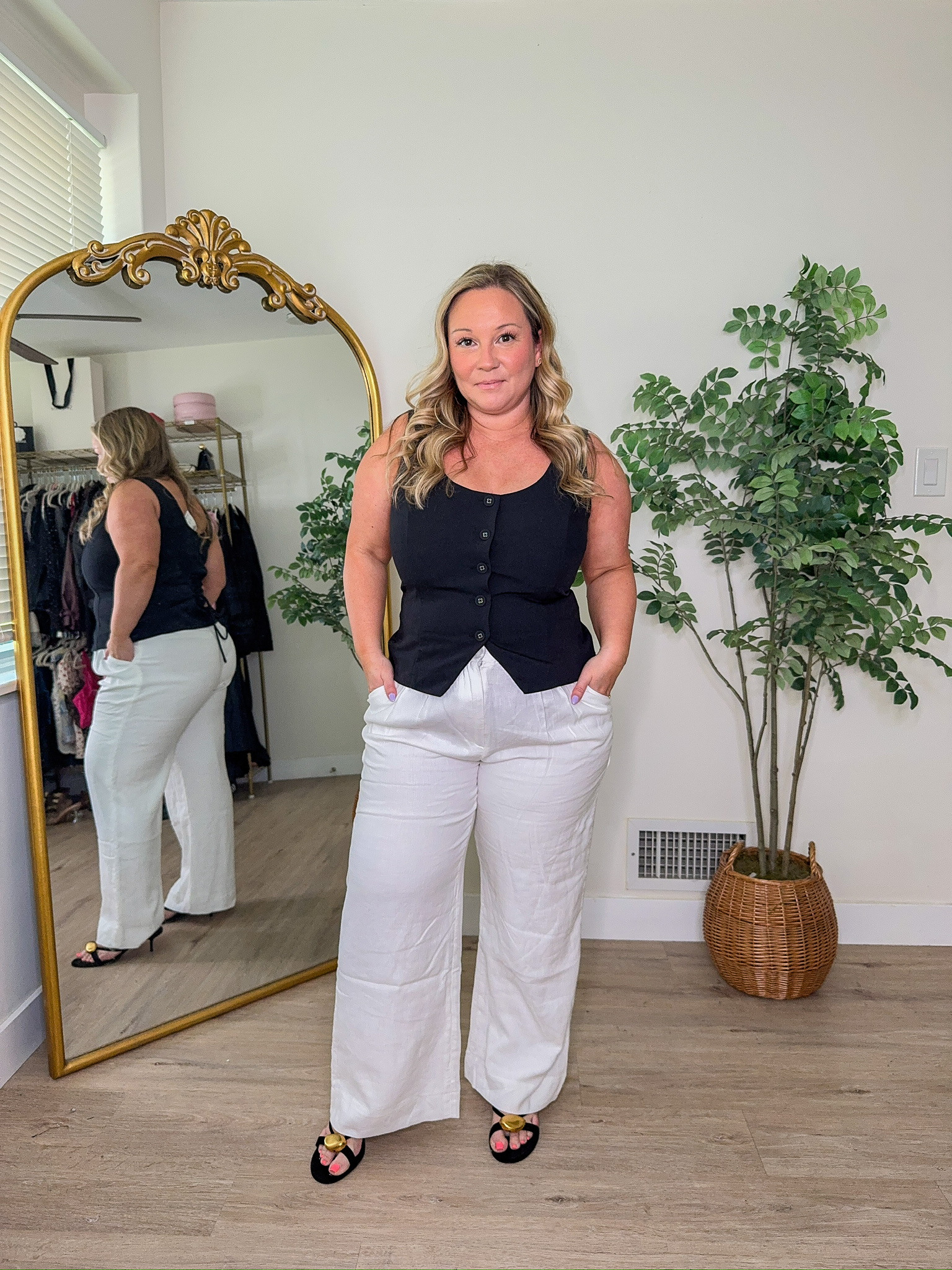 Abercrombie Summer sale has started! Linking my whole outfit — get it on sale now☺️

Wearing a size Large curve love in the vest and a size large, short in the pants!!



Summer outfits, sale alert, good deals, outfit inspo, seasonal, affordable, shelli enright, stylenright

#LTKootd #LTKSeasonal #LTKSaleAlert