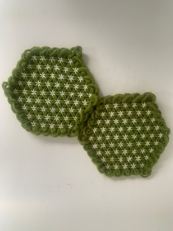 Set of 2 Vintage Handmade Avocado Green With White Daisies Pot | Etsy | Etsy (US)