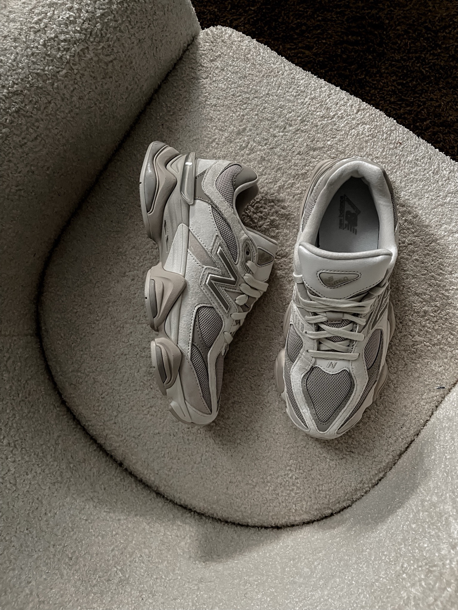 
𝒩𝑒𝓌 𝐵𝒶𝓁𝒶𝓃𝒸𝑒 9060
𝐻𝑖 𝐹𝑟𝑖𝑒𝑛𝑑𝑠! 𝑇𝘩𝑎𝑛𝑘 𝑦𝑜𝑢 𝑓𝑜𝑟 𝑏𝑒𝑖𝑛𝑔 𝘩𝑒𝑟𝑒♥️
These are absolutely the most comfortable sneakers I own! Love new balances! 
 #ltkover40 #ltkbacktoschool #ltkshoecrush

#LTKShoeCrush #LTKSeasonal #LTKBacktoSchool