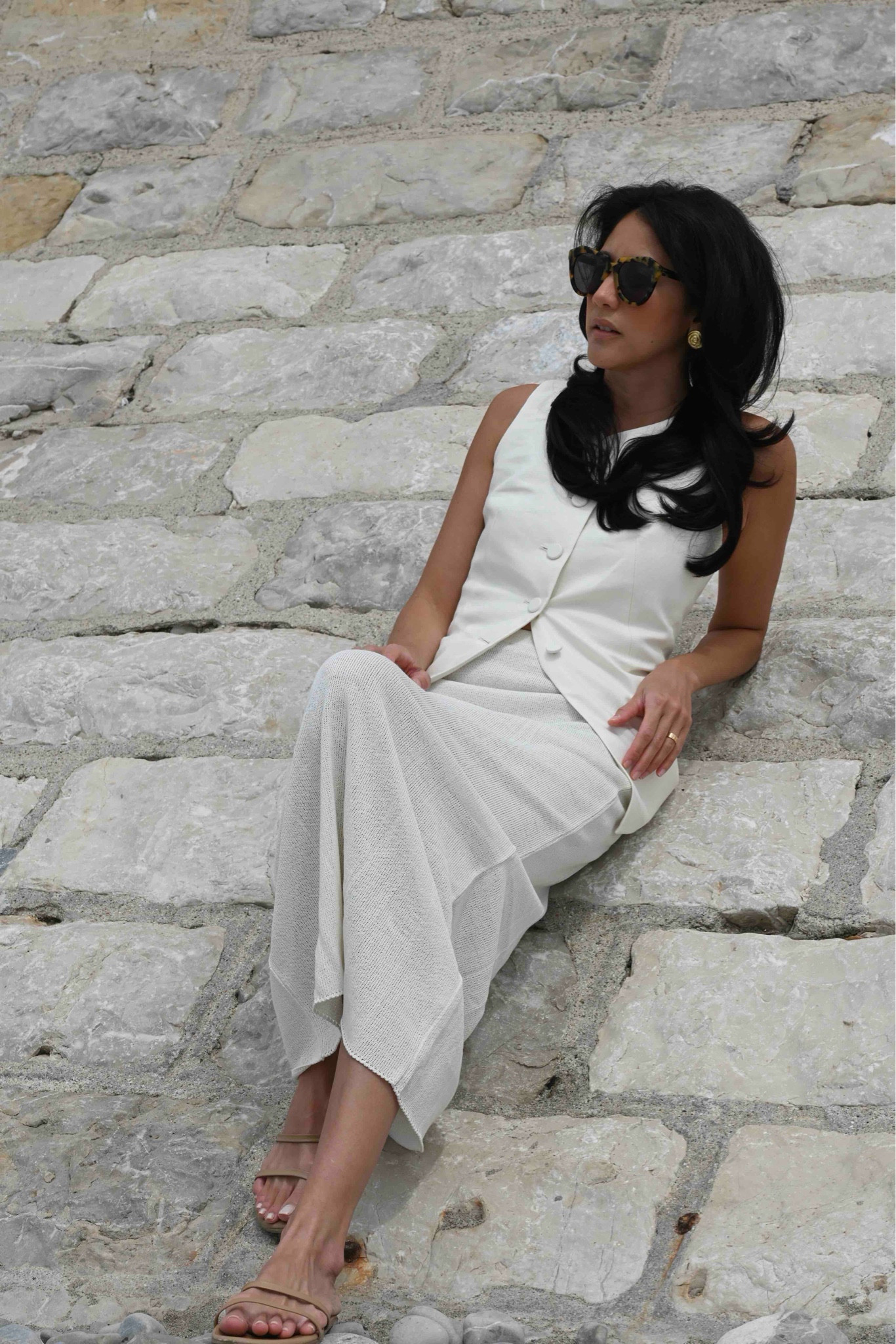 Embracing simplicity in these all white pieces 