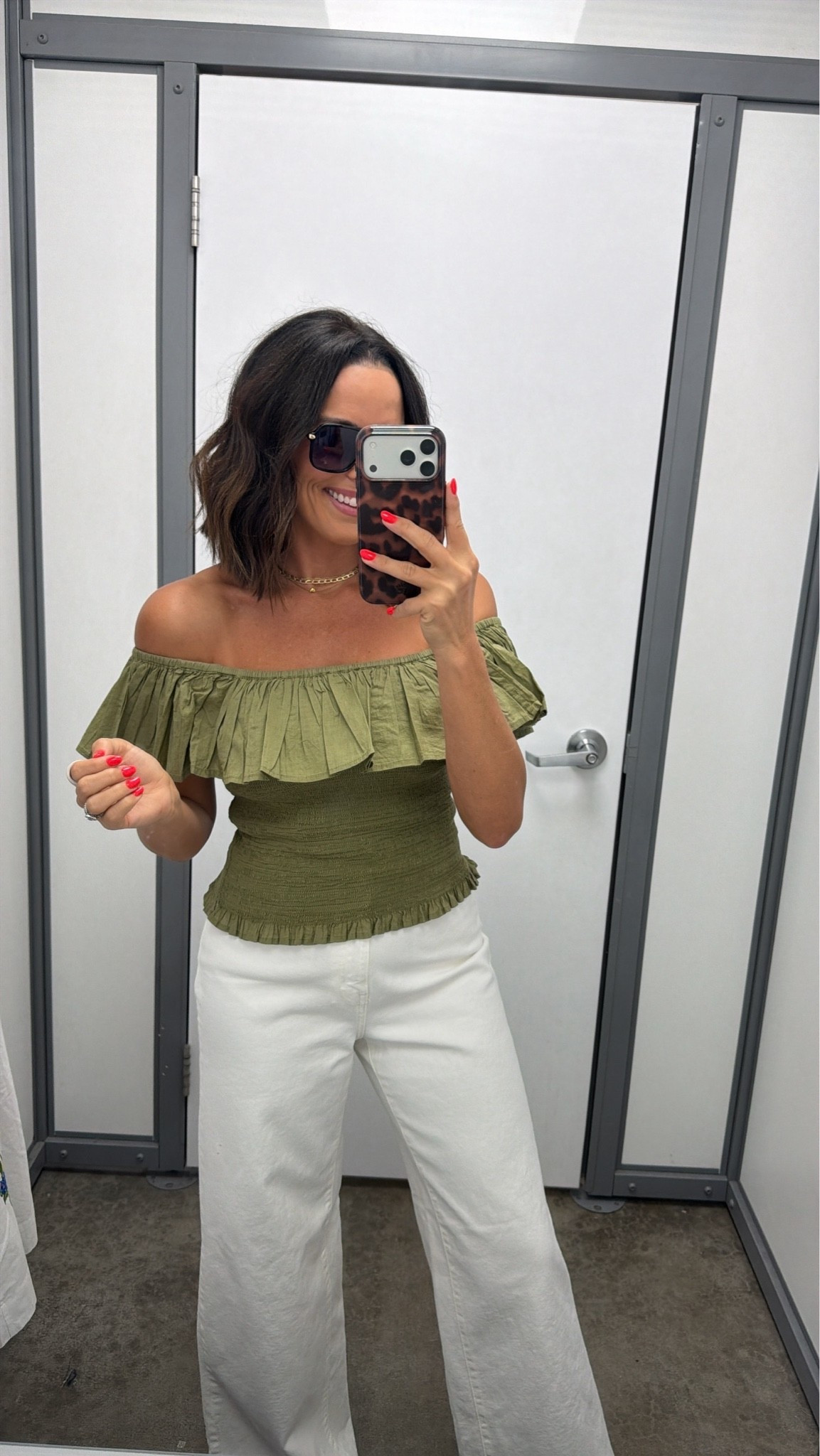 This top is giving major Anthropologie vibes 💚 The off-the-shoulder neckline and feminine ruffle detail make it look so much more expensive than it is!

Shop here.

Size XS-S • 5’3” for reference

#WalmartFashion #WalmartFinds #AffordableFashion #AnthroInspired #BoutiqueStyle #OffShoulderTop #EverydayStyle #OOTD #StyleInspo #SummerFashion