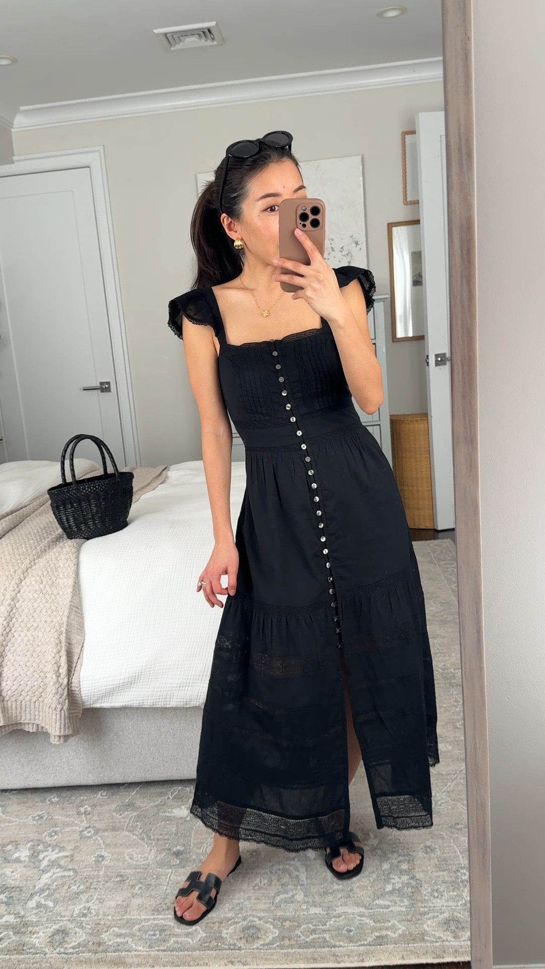 Gap friends and family event - 40% off everything + extra 10% off with code BEST! 

A few of my sale picks:
• 100% cotton dresses in petite
• jogger or sweatpant sets in Xs petite
• linen blend or cotton cropped shell tanks in xxs regular (petite runs short)
• stride jeans in either 24 petite full length (I wear with heel) OR 24 regular ankle length (I wear with flats)

@Gap #GapPartner #howyouweargap 
