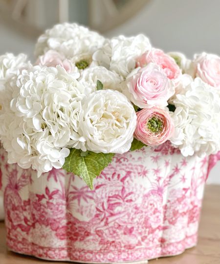 The most realistic faux hydrangeas ever!  Best part is, if they get dusty, you can wash them rightt off! 






Amazon home finds, faux florals, flowers, ranunculus, cabbage rose, foot bath, chinoiserie, home decor, pink, glam, 

#LTKhome #LTKFind #LTKunder50