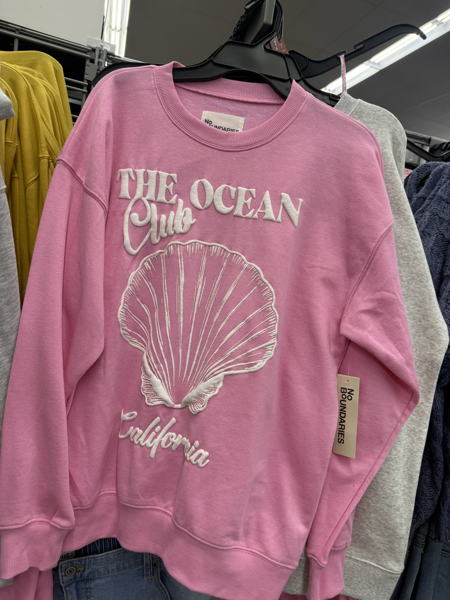 Spring break finds from Walmart. Love this sweatshirt for chilly beachy evenings 


Spring break finds
beach finds
beach shirt
beach clothes 
walmart clothing 

 #LTKSaleAlert