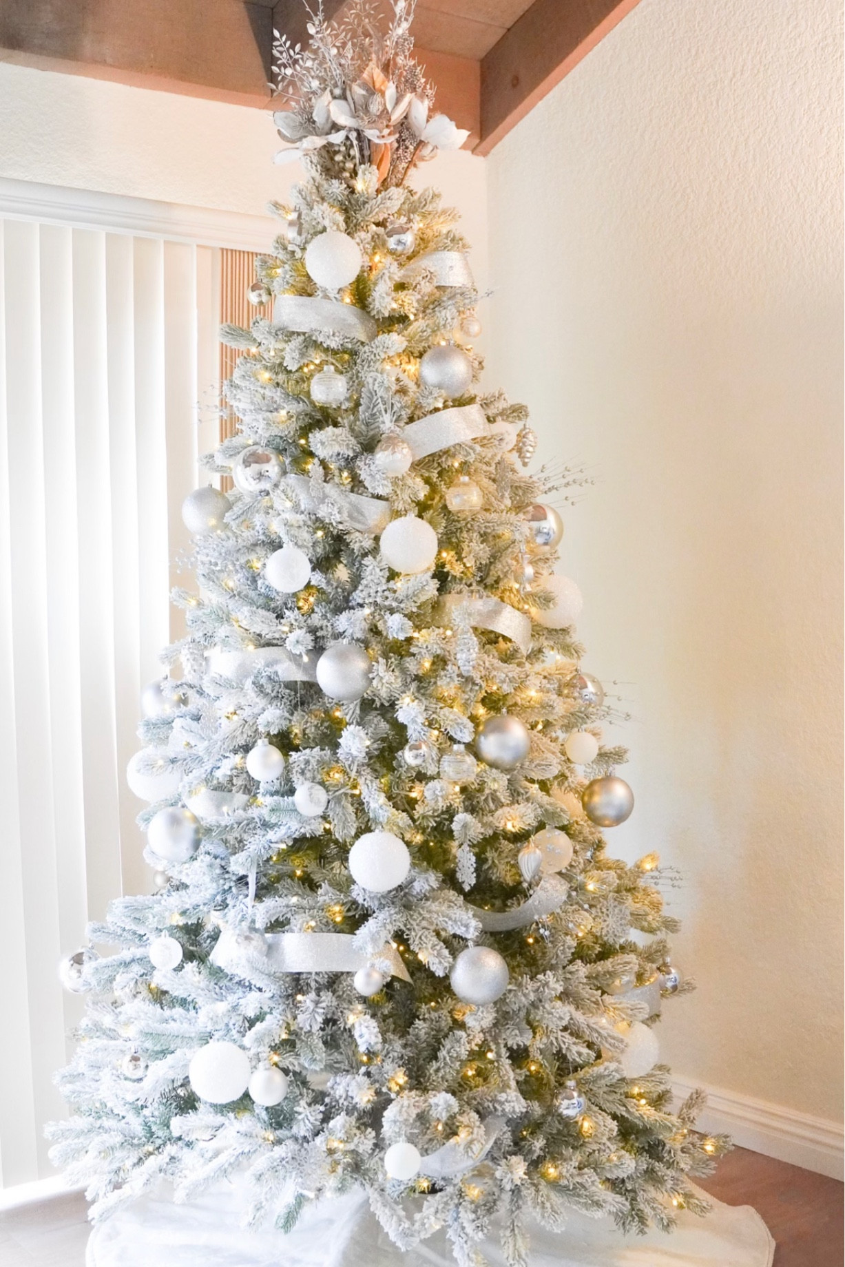 My Christmas tree decor and Christmas decor this year 🎄✨🤍

#LTKHoliday #LTKSeasonal #LTKhome