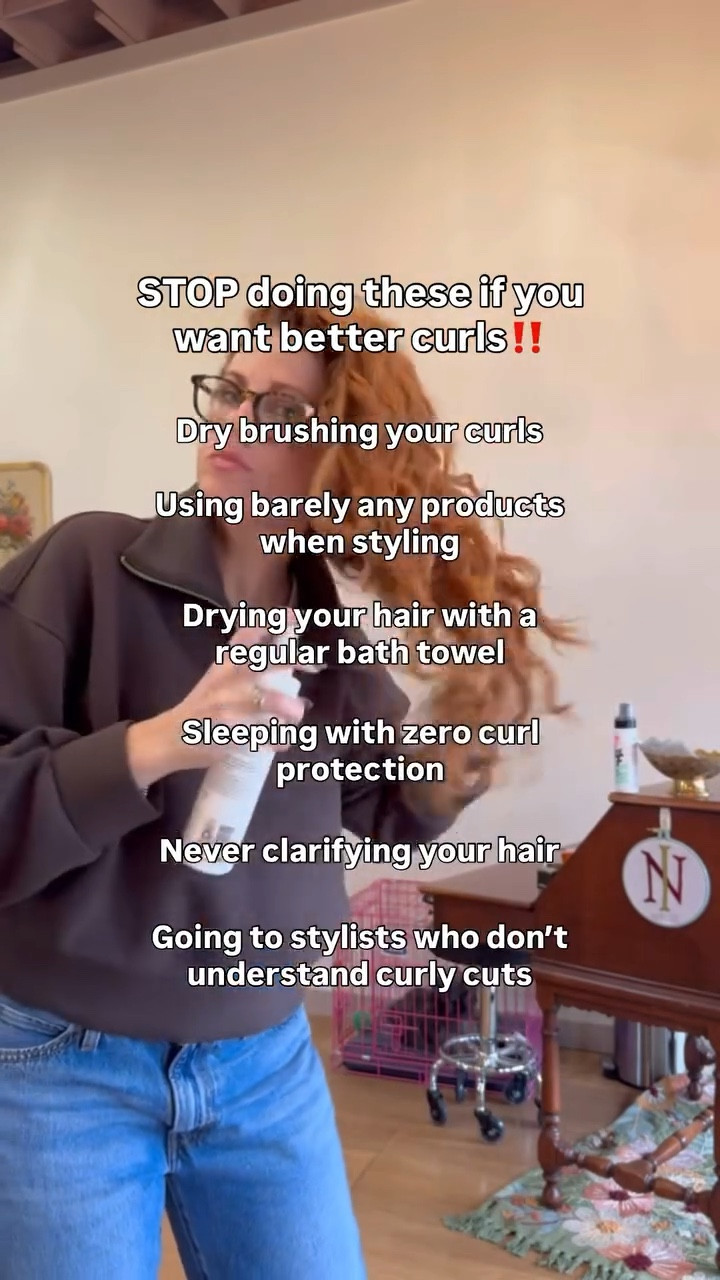 Getting curly hair to look good every time isn’t some magic recipe. 

It’s repetition of habits that nurture your hair and help it into its natural coil!

Do you do any of these?
.
.
.
#curlyhairhabits
#hairtipsandtricks
#curlyhairhacks
#curlspecialist
#curlyhairproducts