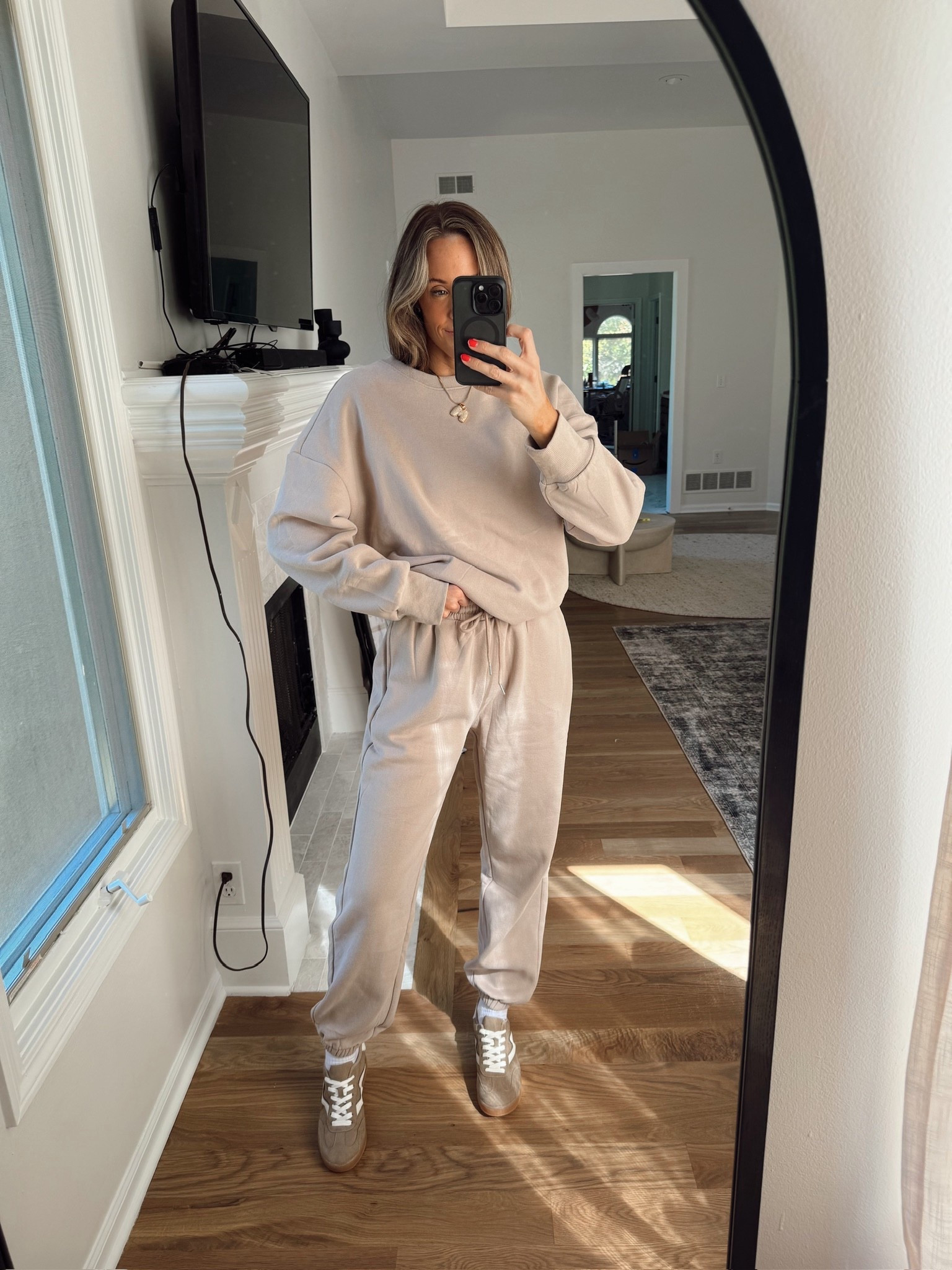 I would live in a sweat set all fall/winter if I could and this one is too cozy to gatekeep👀

#LTKSeasonal #LTKStyleTip #LTKFindsUnder50