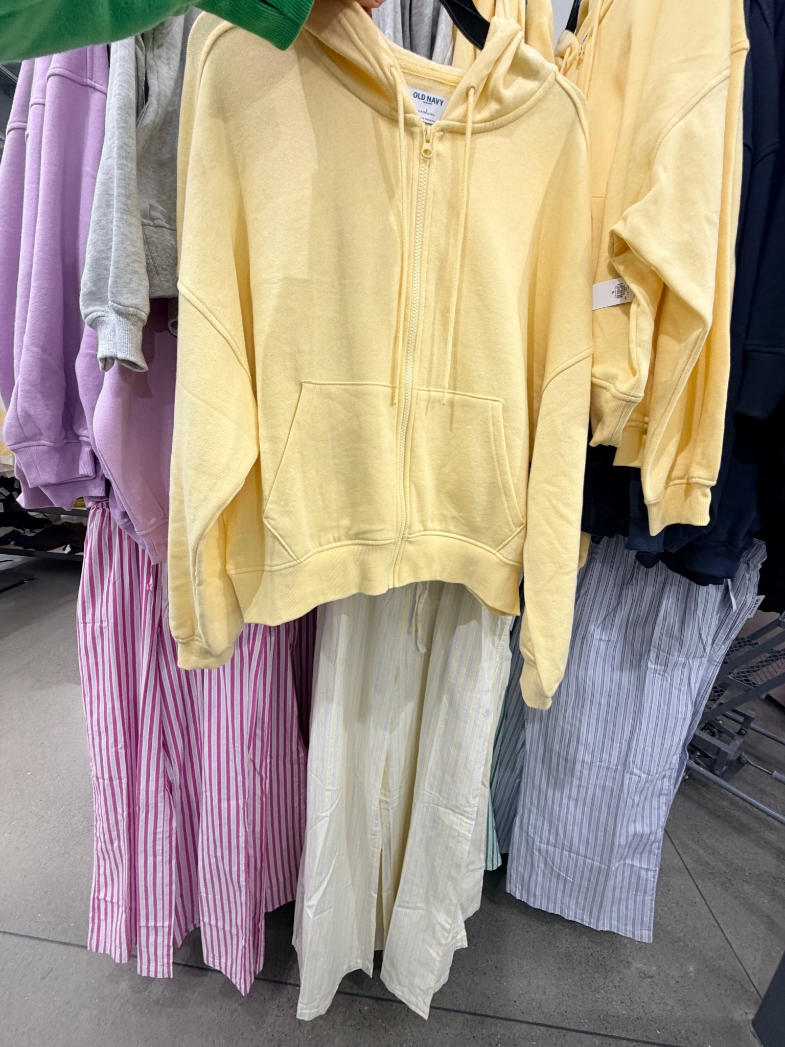 Such a good loose hoodie for being comfy in the evening on the couch, the matching pj pants can’t be missed for the cozy look



#LTKSaleAlert #LTKTall #LTKMidsize