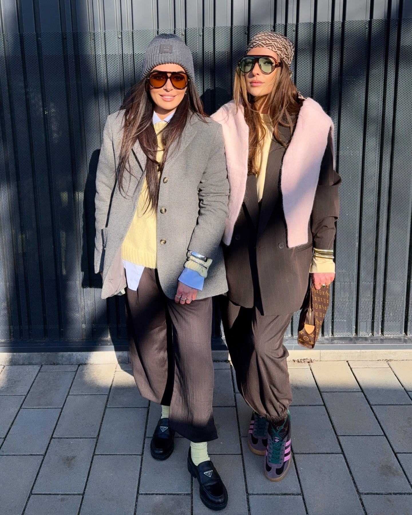 Neutral outfit | layering look | chic everyday style 

Look 1:
• Grey wool coat
• Yellow knit sweater
• Button-down shirt (layered)
• Wide leg trousers
• Loafers
• Beanie + sunglasses

Look 2:
• Oversized blazer
• Knit sweater (layered)
• Relaxed trousers
• Sneakers
• Scarf + headscarf
• Designer clutch

Effortless layering with soft neutrals and statement accessories – perfect everyday outfits you can mix & match 

#LTKdeutschland #LTKeurope #LTKworkwear