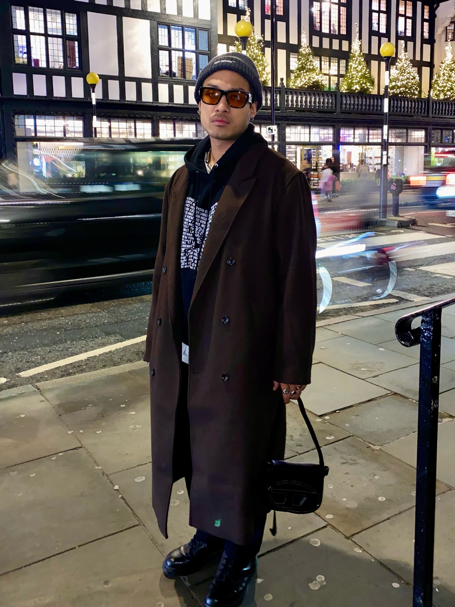 london calling 🇬🇧✨🤍🫶🏽
off-white beanie (sold out) // one size 
helmut lang hoodie // large
ksubi t-shirt // medium
rick owens trousers // size 30 
top man design trench coat (sold out) // large 
dr. martens boots // 10.5 
heron preston choker chain 
diesel 1dr bag 
versace sunglasses 

#LTKmens #LTKFind #LTKfit