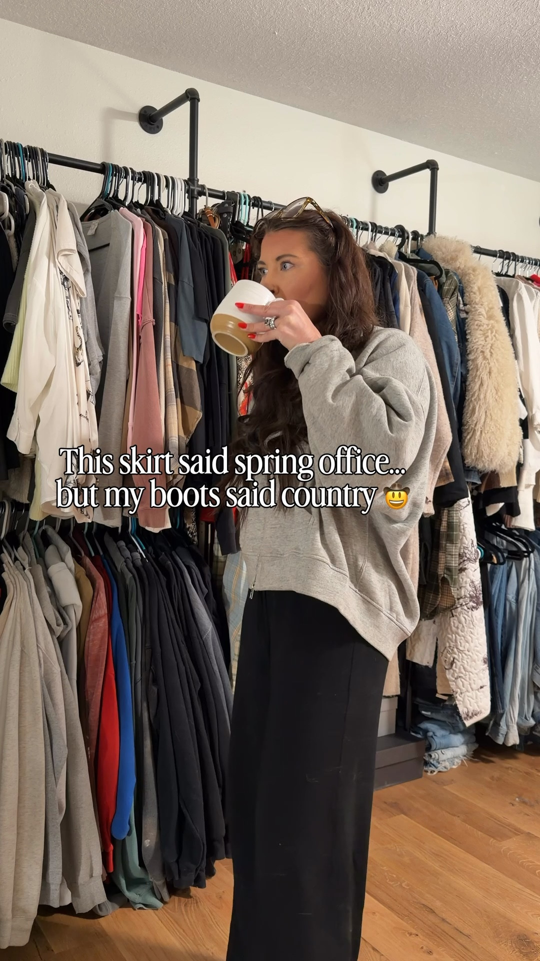 This butter yellow skirt is perfection 🧈🍯💛