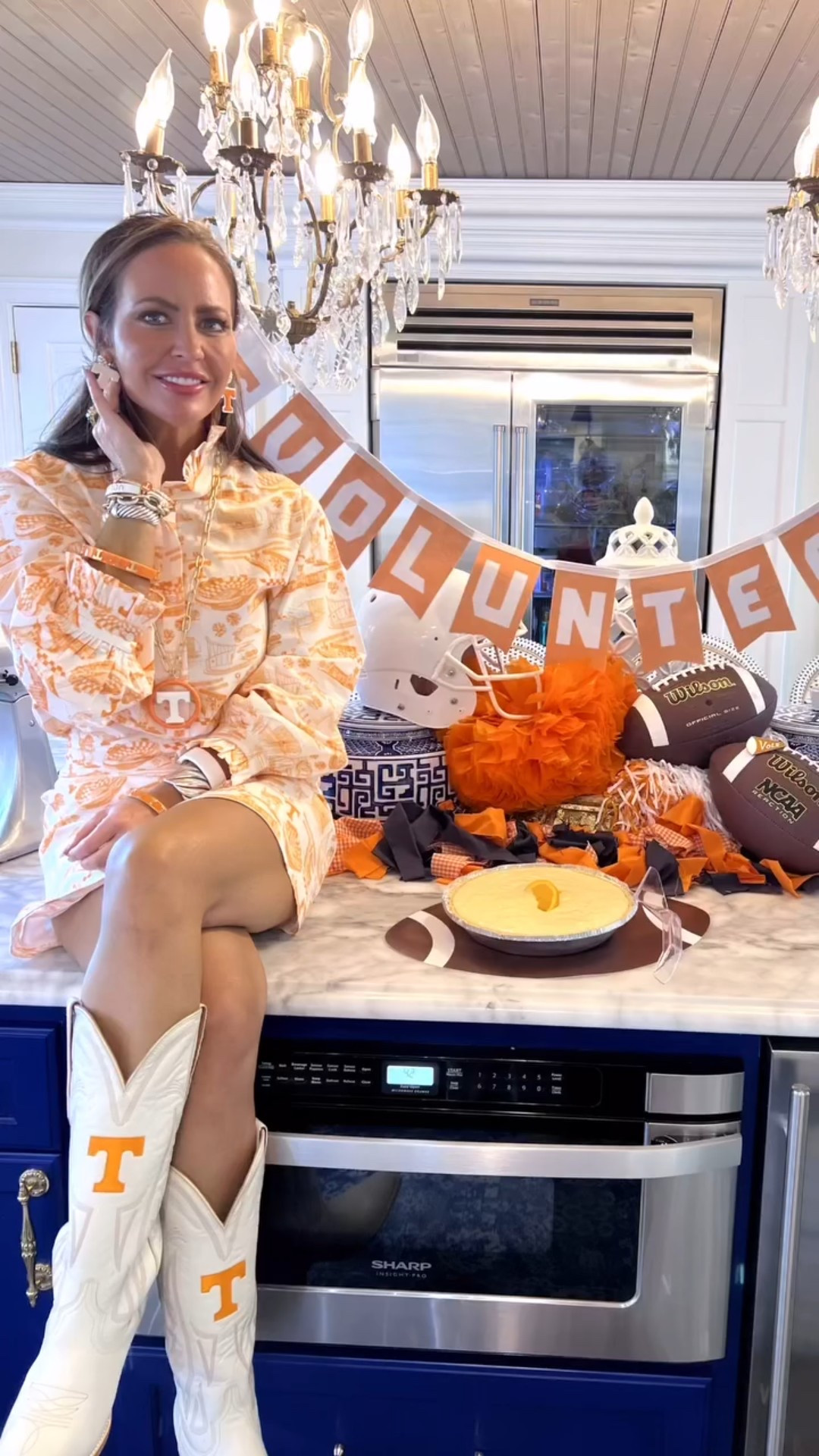 Tennessee Pie
Mix together:
Frozen orange juice concentrate 
1 sweetened condensed milk 
2 cups of mandarin oranges, drained
1 tub of Cool Whip 
Pour into a graham cracker pie crust 
Place in freezer (4 hours minimum) 

Enjoy ~XXAP

#LTKParties #LTKU #LTKFamily