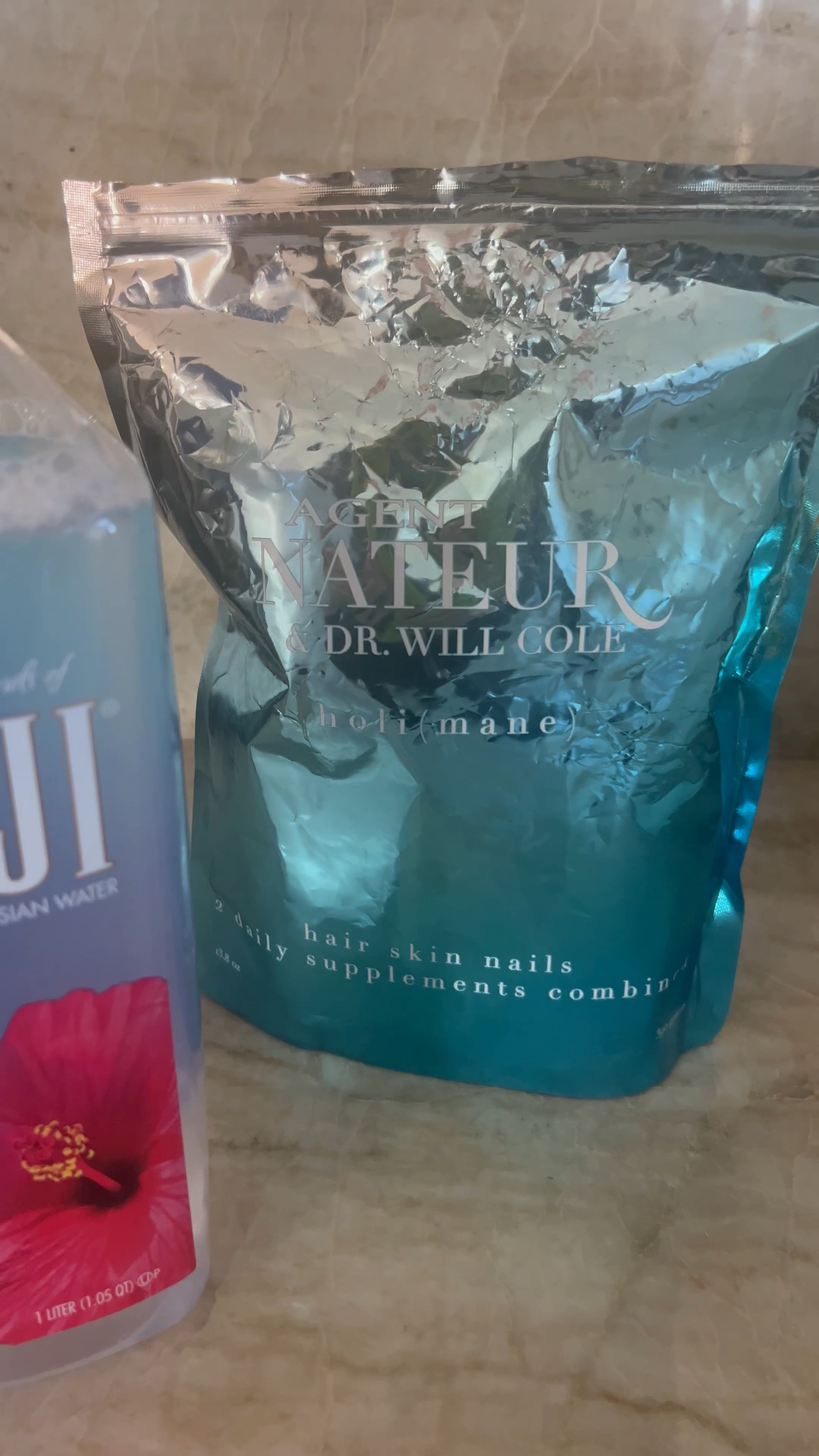 Did you know we lose between 1 and 1.5 percent of collagen every year? Thats why it’s important to use collagen supplements a few times per week. This one is my fave. ✨

#collagen #antiaging #antiwrinkles