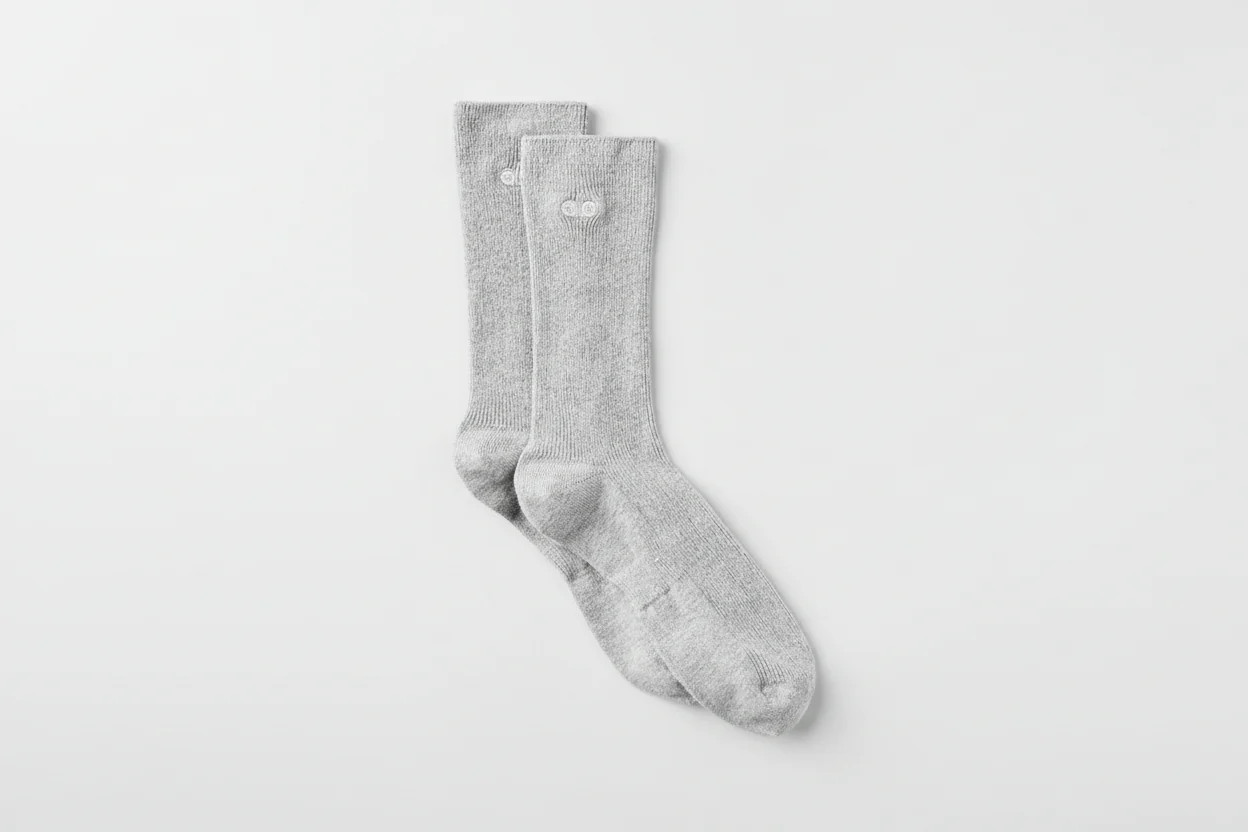 ALO | Half-Crew Understated Socks in Athletic Heather Grey, Size: Small | Alo Yoga