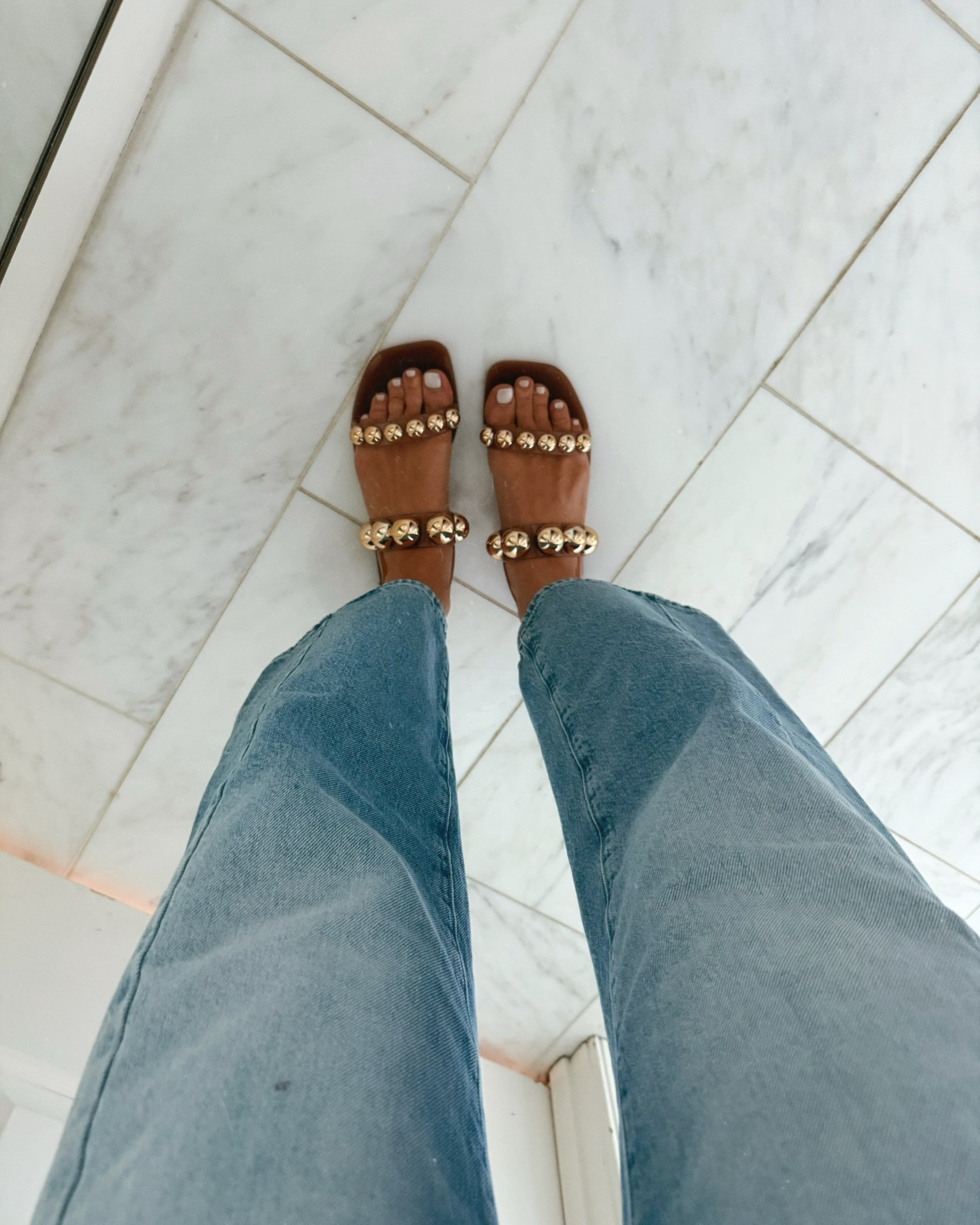 Loving these bold jelly sandals for spring break!

#LTKootd