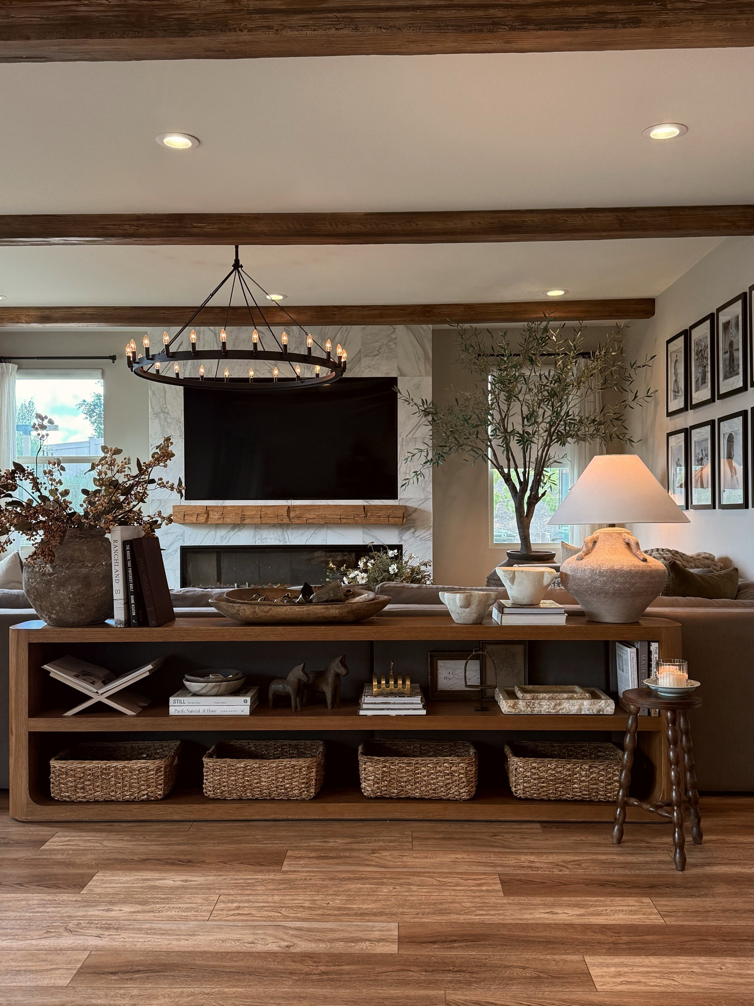 Console table styling! #home #homedecor #interiordesign 

 #LTKActive #LTKU #LTKHome