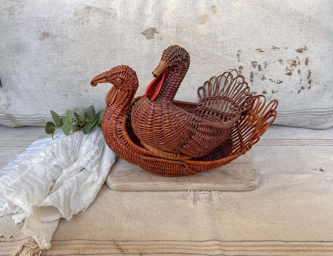 Set of 2 Vintage Wicker Turkey Baskets / Vintage Decor / Basket Decor / Country Decor / Wicker De... | Etsy (US)