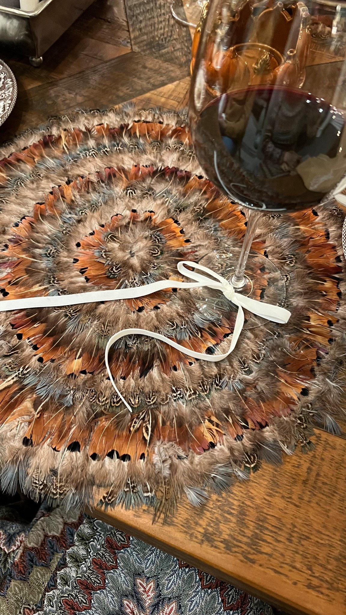 Feathers & Bows 🤎

#LTKHome #LTKHoliday #LTKSeasonal