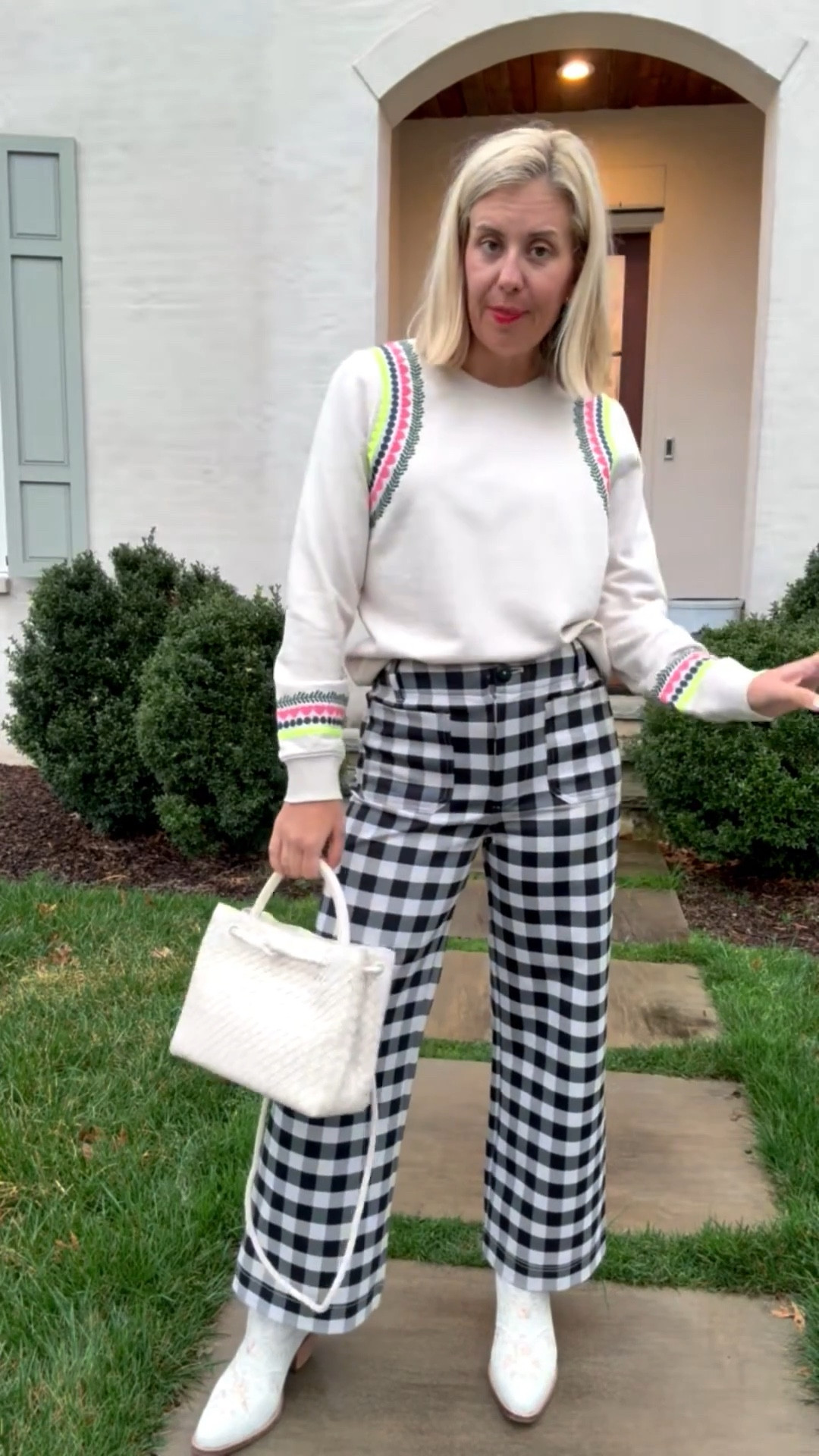 I’m totally treating these pants like a neutral & I’m here for it!! The knit Colette pants are so comfy & chic!
Sweatshirt - xs
Pants - 26
Boots -8 tts
*Use code CATHERINE20 3/6-3/9 to save 20% when you spend $100+