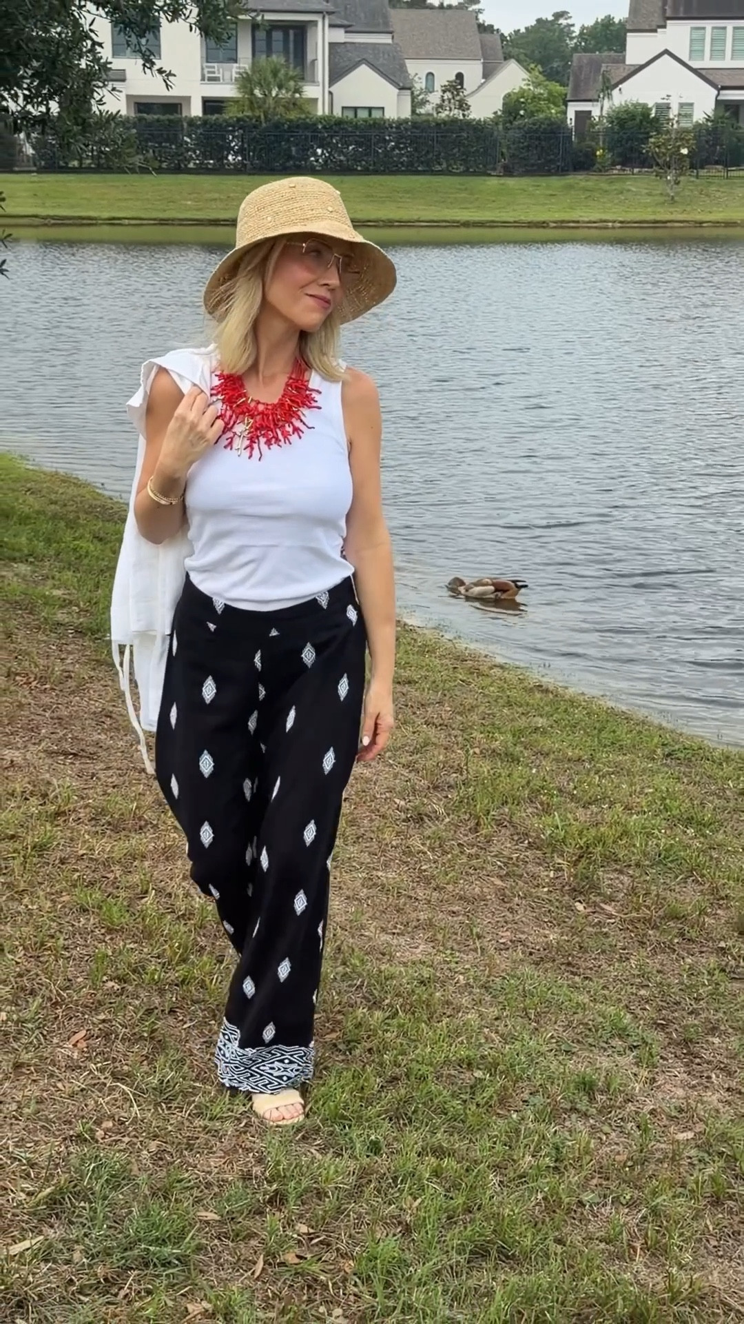 Summer, styled my way ☀️

Wearing pieces that feel as good as they look so comfortable, easy to style, and perfect for warm days by the water 🤍

Verano, a mi manera ☀️
Llevando piezas que se sienten tan bien como se ven súper cómodas, fáciles de combinar y perfectas para días cálidos junto al agua 🤍

#softsurroundings #summerstyle #estilodeverano #effortlessstyle #estilorelajado #everydayoutfits #outfitsdiarios #comfortstyle 

#LTKMothersDay