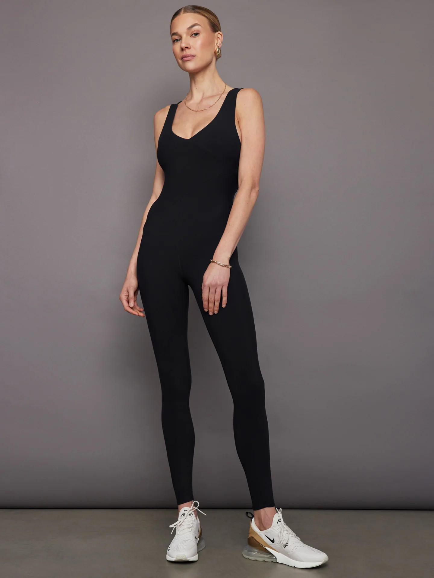 V-Neck Jumpsuit in Melt - Black | Carbon38