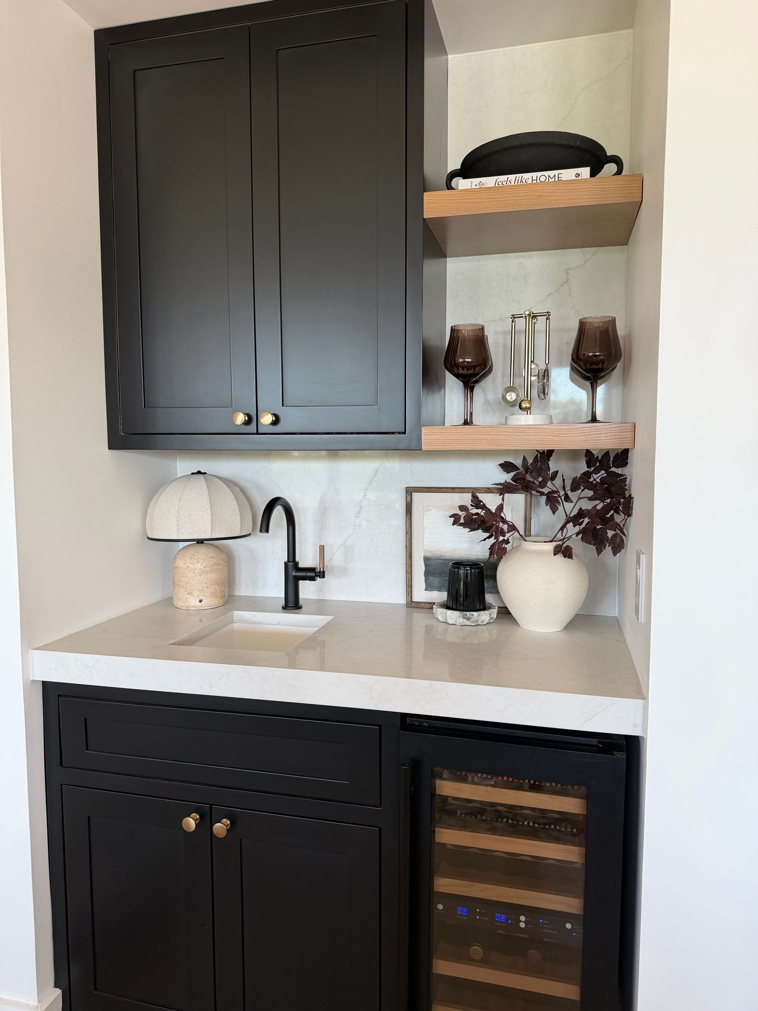 Wetbar fall decor, moody, neutral home decor,wine

#LTKHome #LTKSeasonal