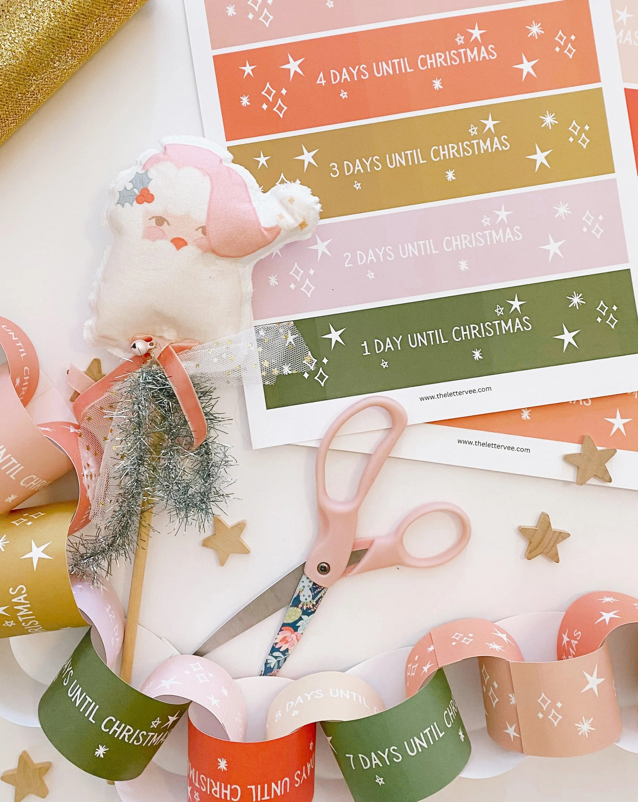 Paper Chain Countdown | Christmas | The Letter Vee
