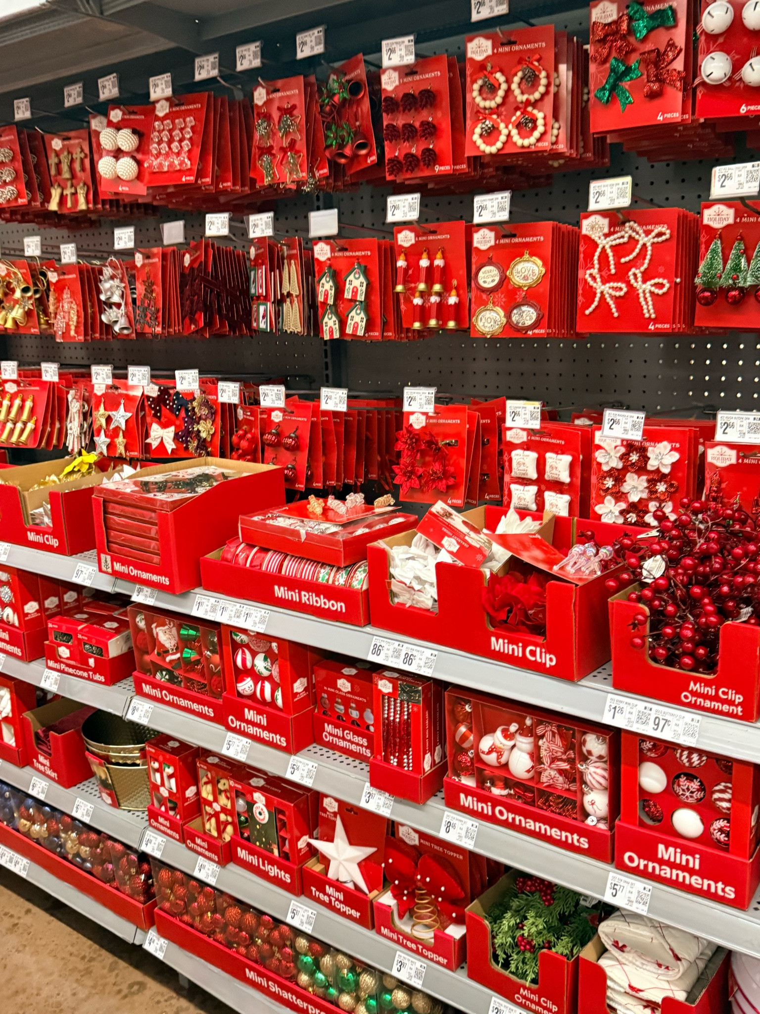 CHRISTMAS SHOPPING AT WALMART! 🎅🏽🎄❤️

BABY, IF YOU’RE READY TO DECORATE, THIS IS YOUR SIGN! I found SO many affordable Christmas decorations that are perfect for giving your home that festive holiday feel without spending a fortune! ✨

Everything is linked on my LTK!

#WalmartFinds #ChristmasDecor #HolidayDecor #LTKFinds

#LTKmomlife #LTKHome #LTKSeasonal