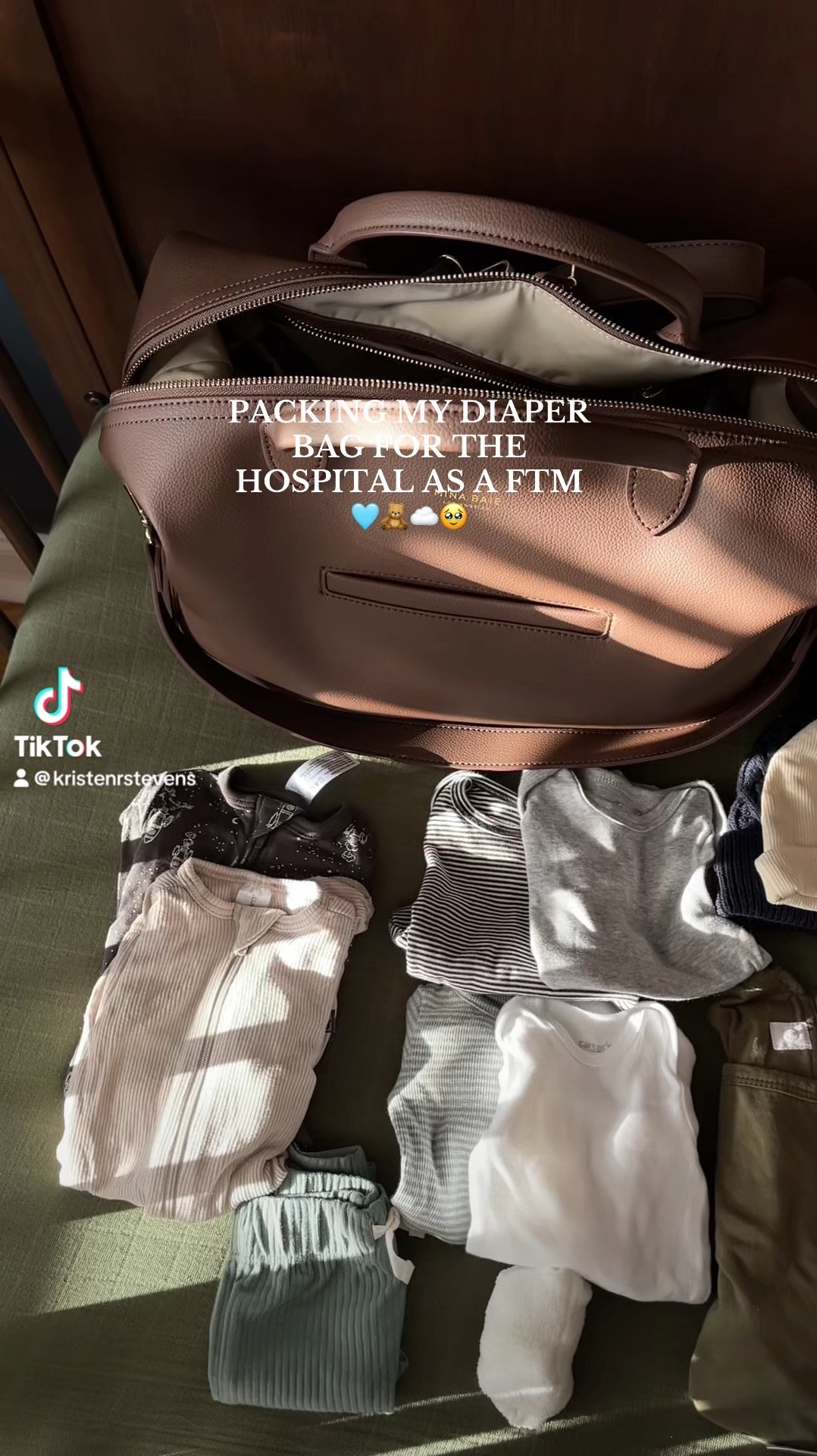 Diaper Bag for the hospital essentials 🫶🏻🩵

Diaper bag | baby | newborn | baby clothess

#LTKBaby #LTKBump #LTKFamily
