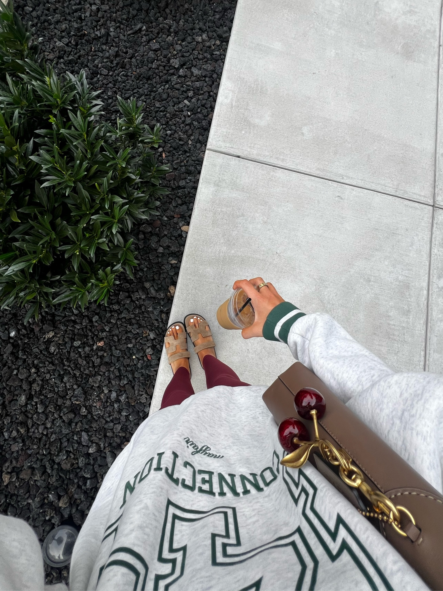 sweatshirts size XL, bag + charm links!!