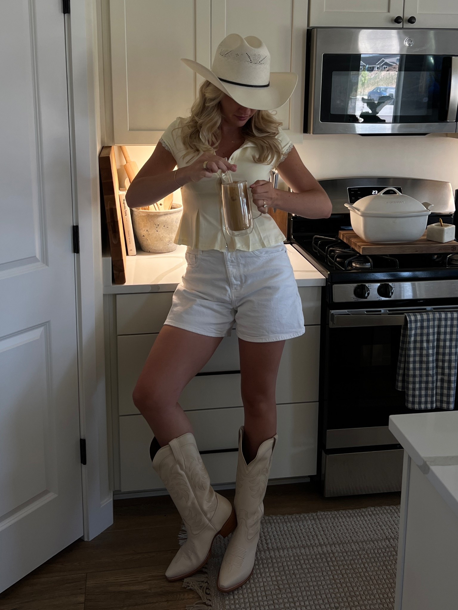 Butter yellow top🧈💛


Summer outfit, summer fashion, butter yellow, cute top, top under 100 

#LTKStyleTip #LTKFindsUnder100 #LTKSeasonal