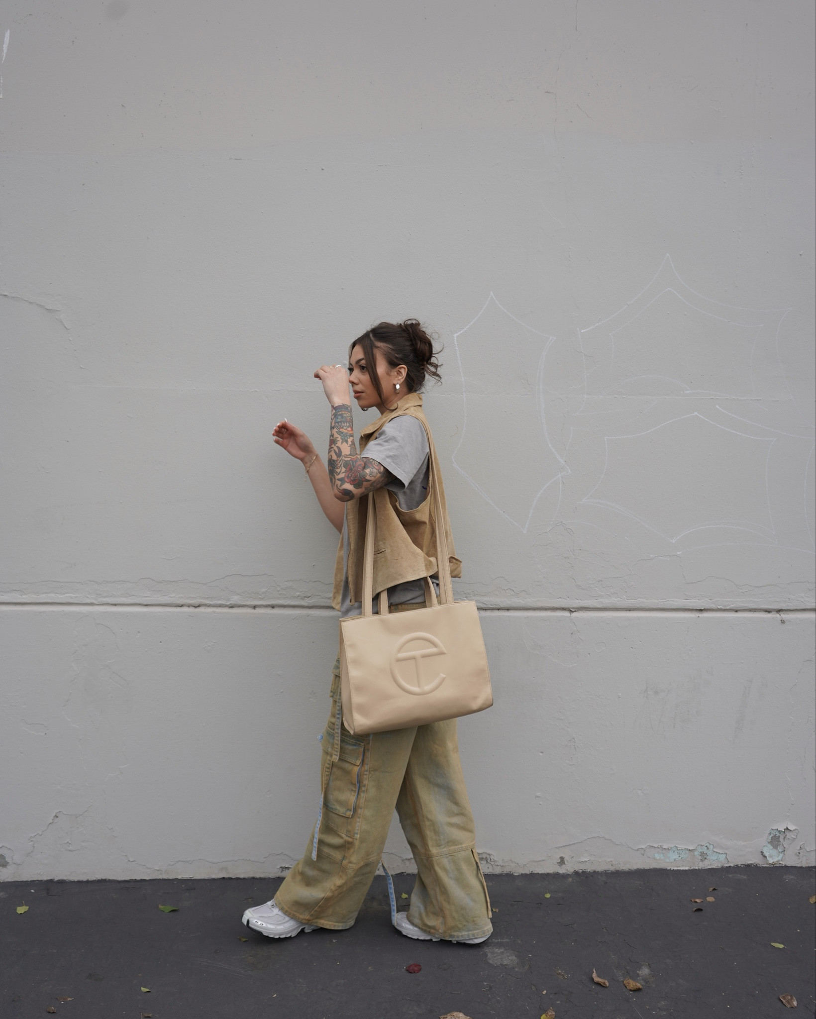 Me 🤝🏽 Oversized Jeans #LTKfashion 

#LTKStyleTip #LTKFindsUnder100 #LTKItBag