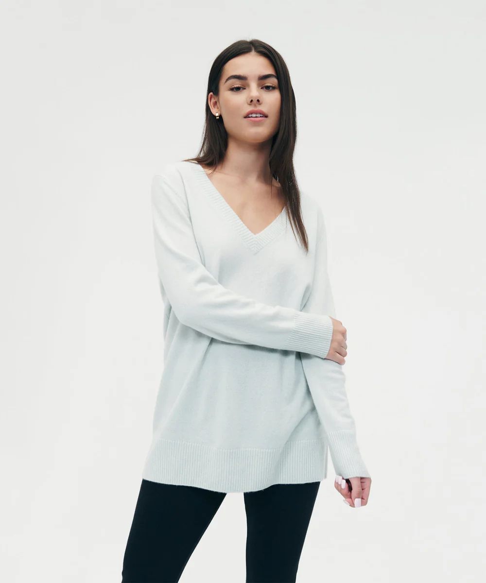 Cashmere Relaxed V-Neck Tunic Sweater | NAADAM