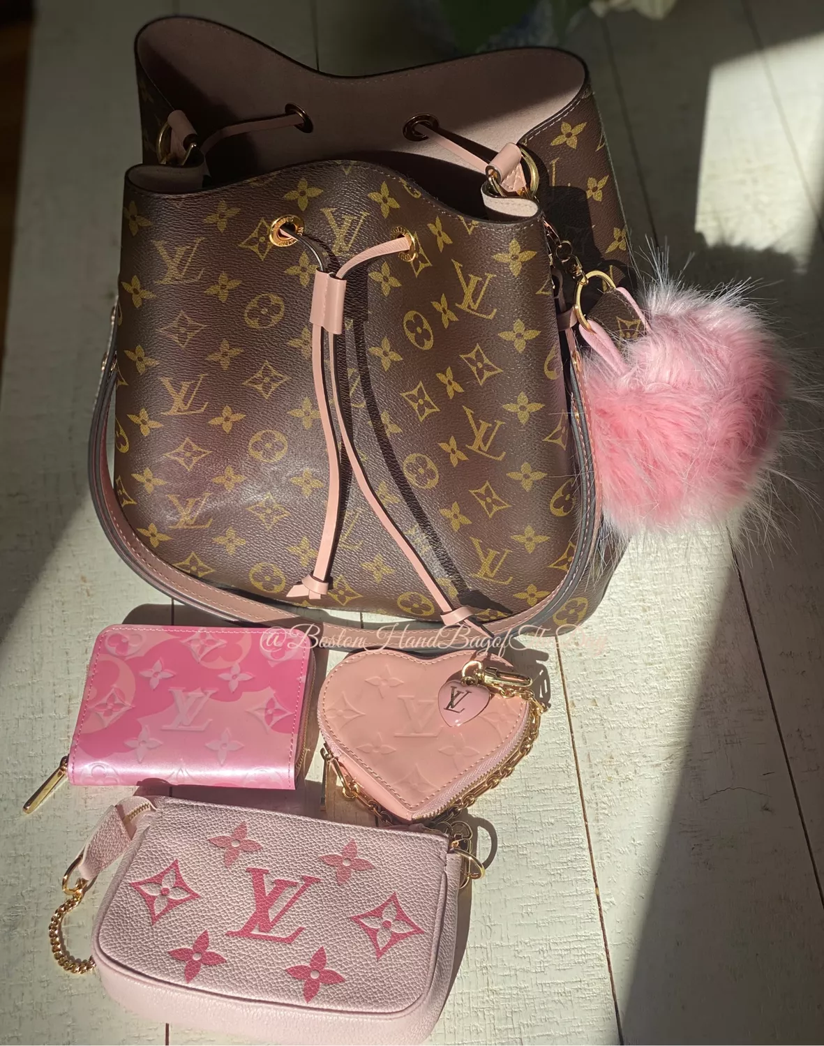 Louis Vuitton on X: Love is in the air. Explore a selection of Valentine's  gifts like the new pink #LouisVuitton New Wave Heart bag on    / X