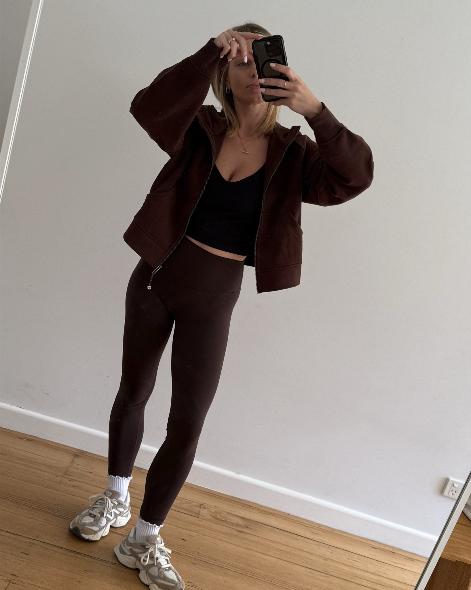 Lululemon 
Choc hoodie XS/S
Choc tights US 4 
Tank US 4 

#LTKfitness #LTKautumn #LTKaustralia